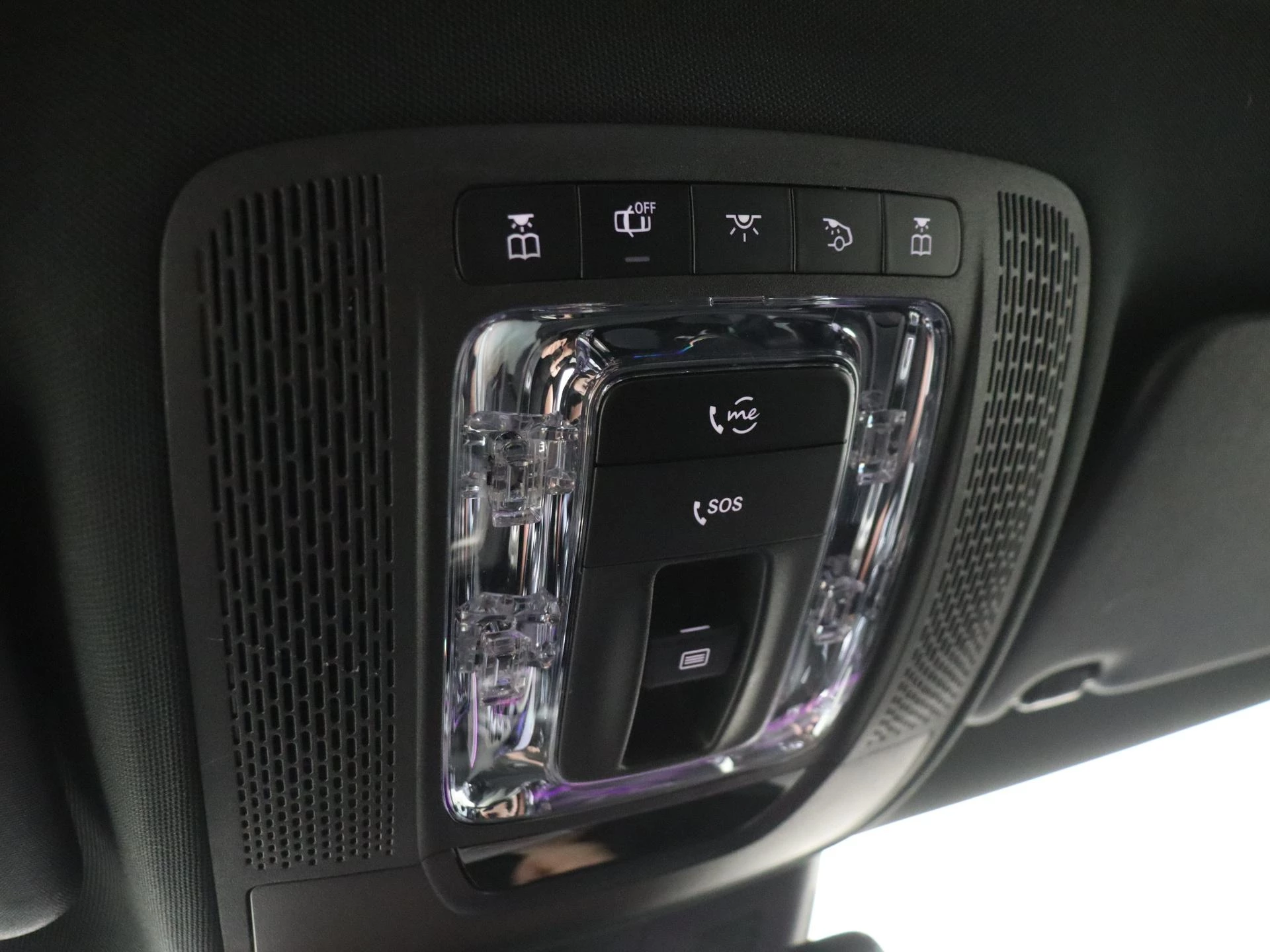 Mercedes-Benz-CLA-image-22