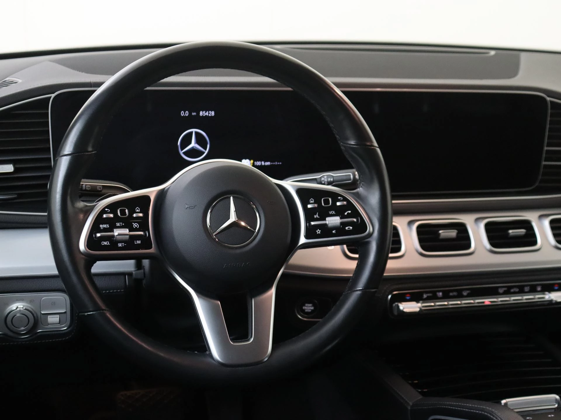 Mercedes-Benz-GLE-image-9