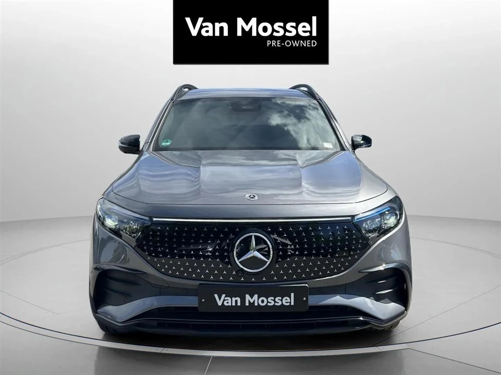 Mercedes-Benz-EQB-image-1