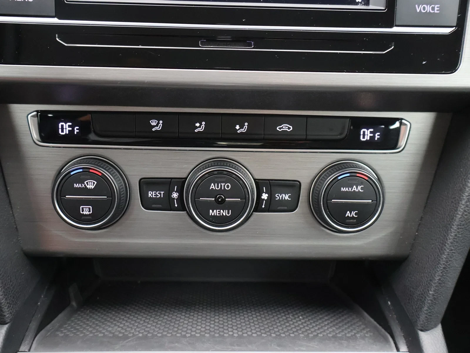 Volkswagen Passat Passat 1.5 TSI Elegance 150PK *AUTOMAAT*PDC*CRUISE*APP-CONNECT*BLTH*...*