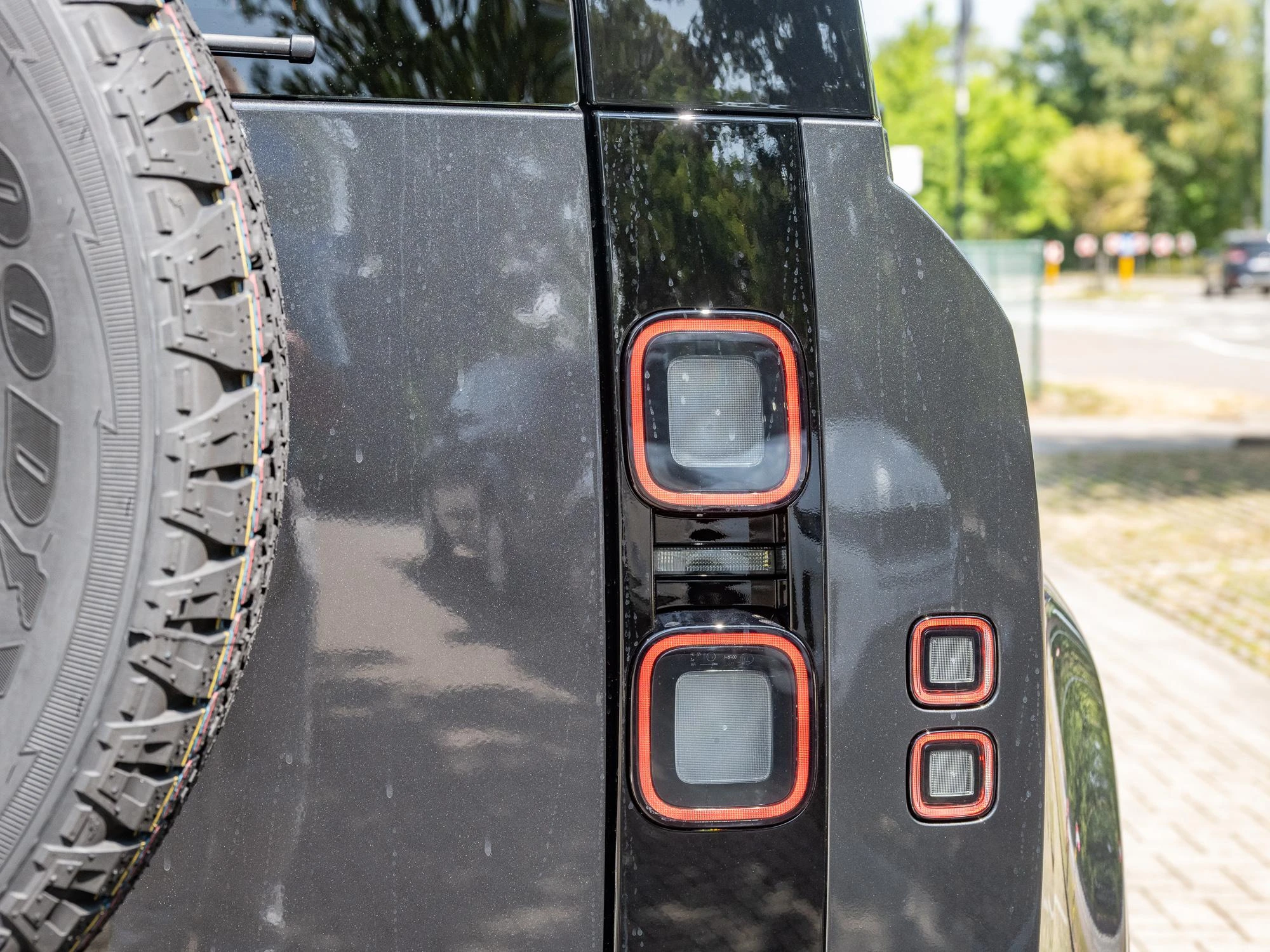 Land Rover Defender 90 D200 S AWD Auto. 26MY