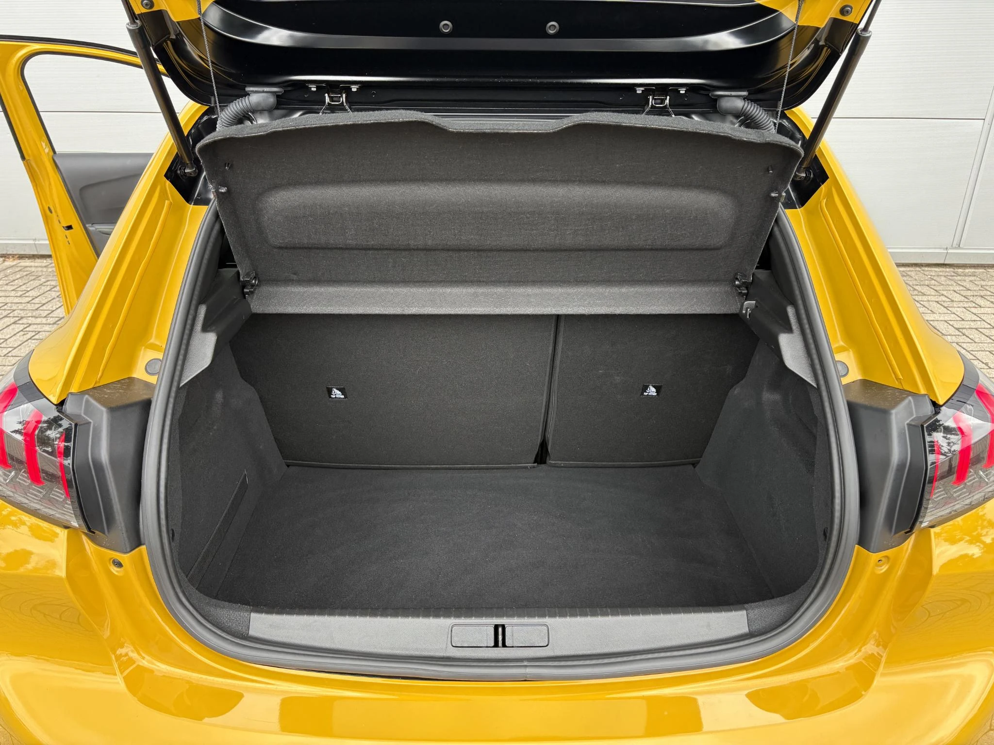 Peugeot-208-image-11