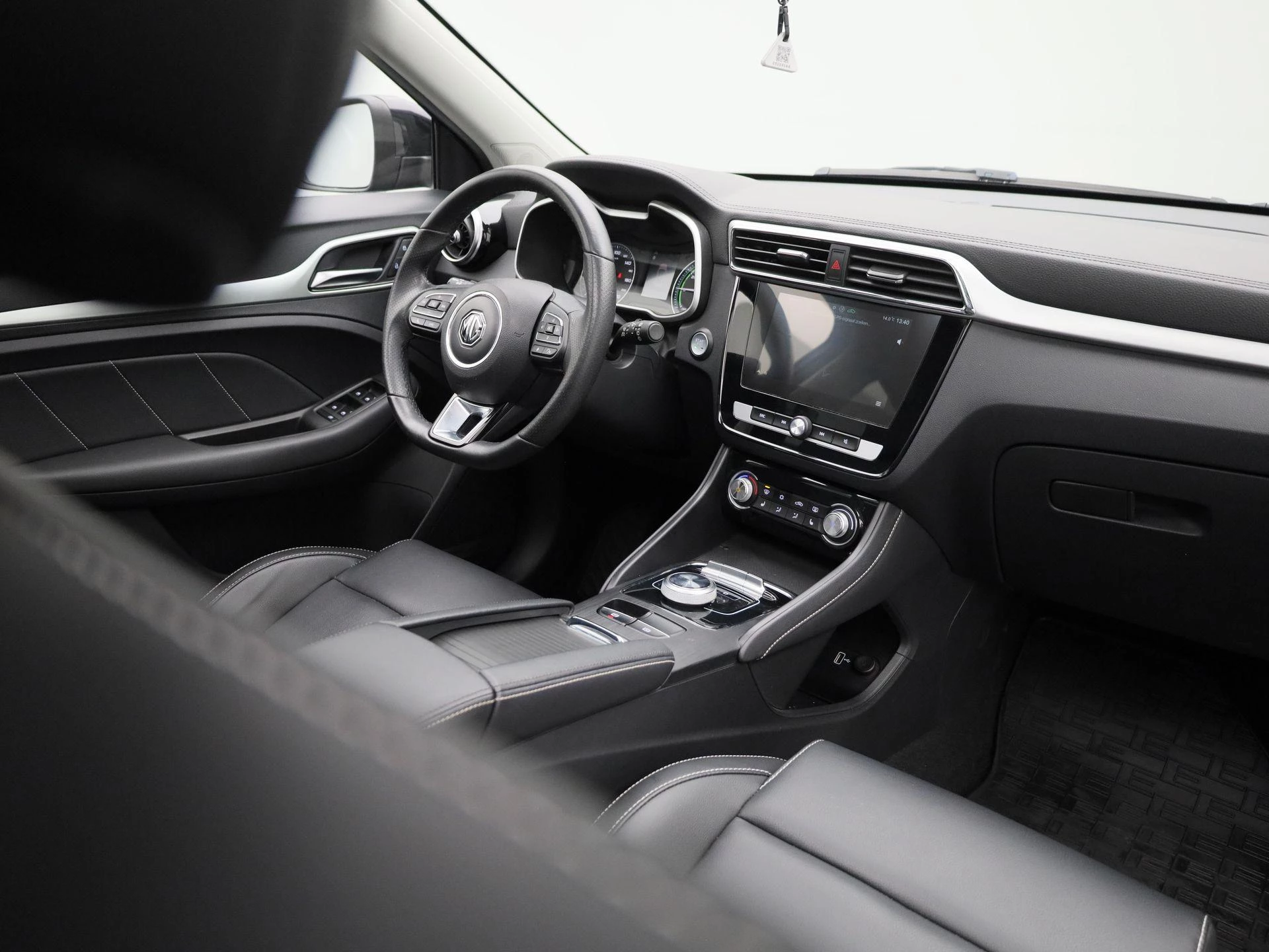 MG-ZS EV-image-38