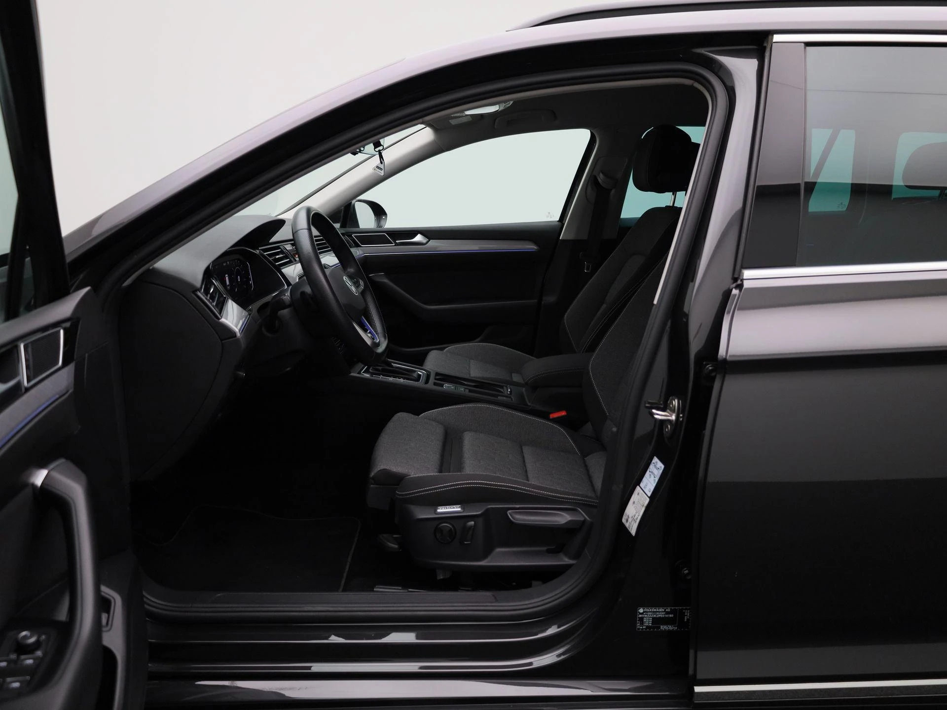 Volkswagen-Passat-image-8