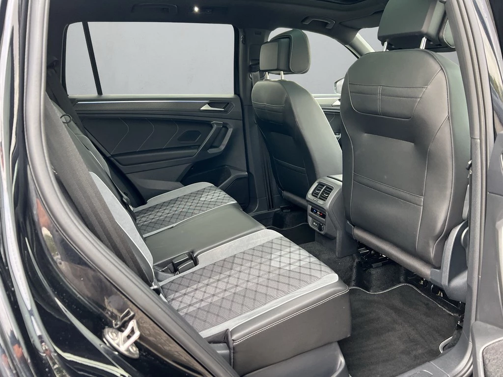 Volkswagen Tiguan Allspace 2.0 TDI 4Motion DSG R-Line *AHK*