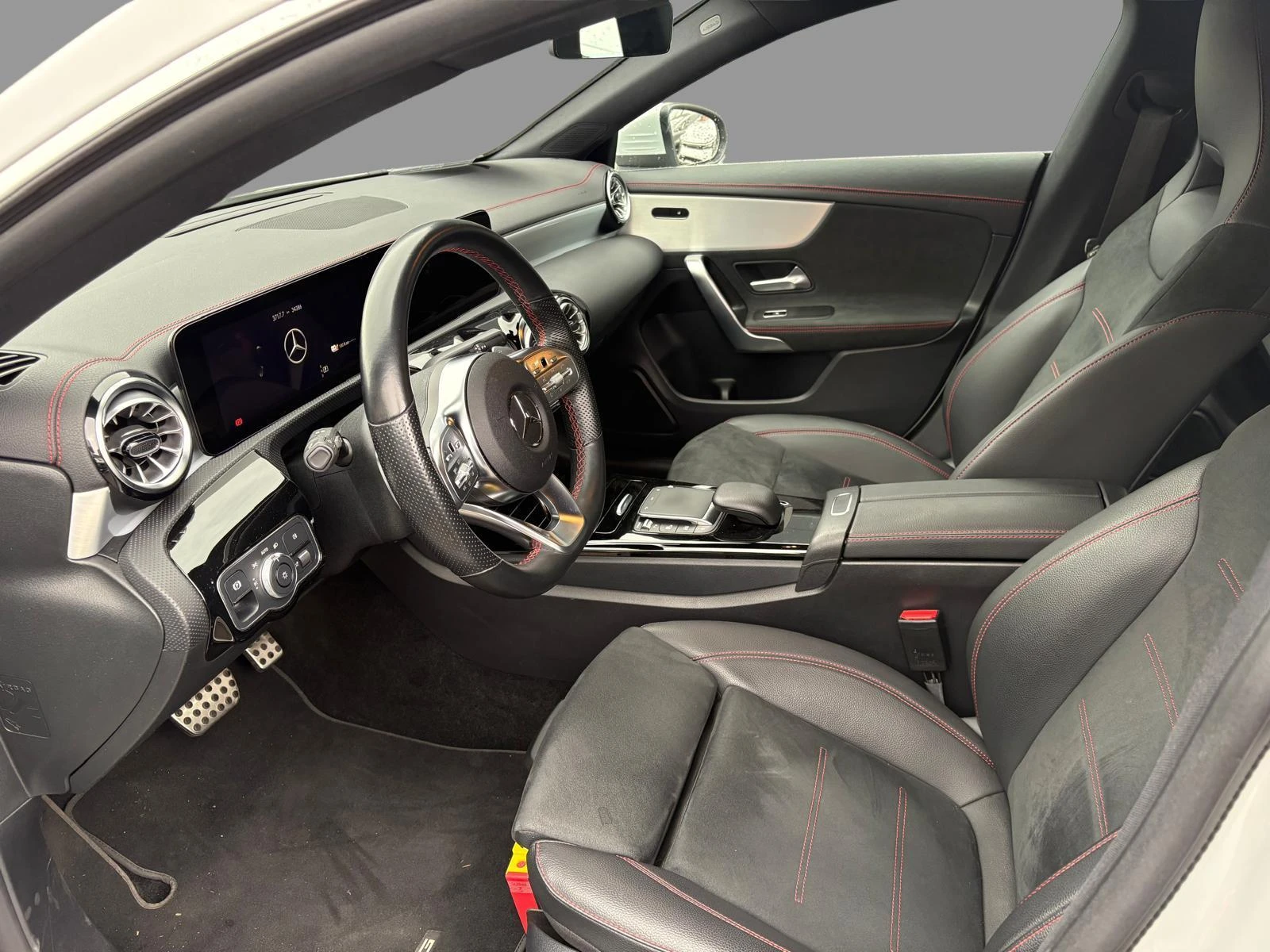 Mercedes-Benz-CLA-image-12