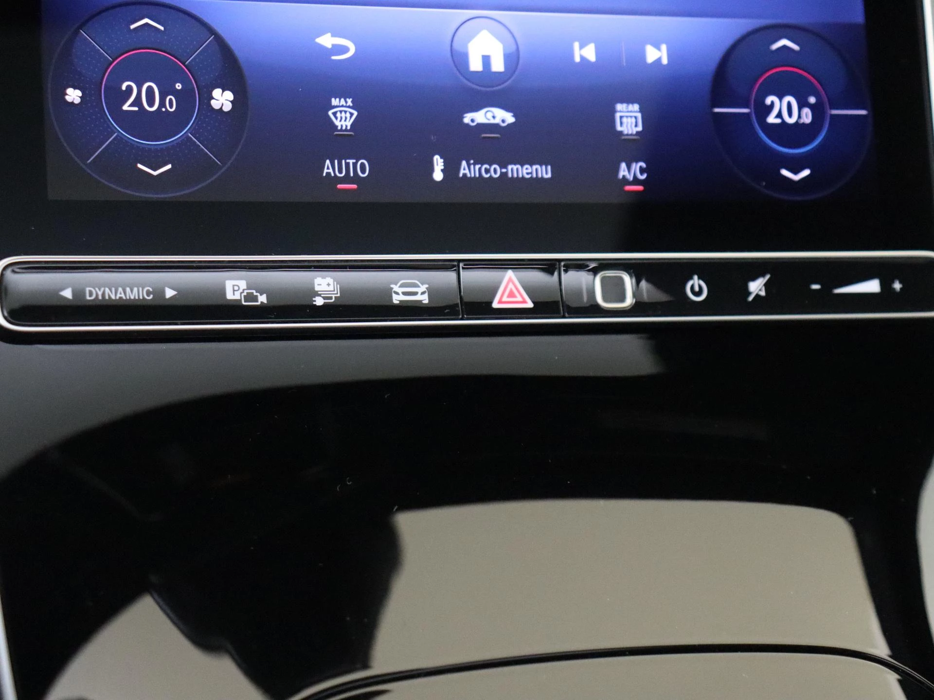 Mercedes-Benz-GLC-image-19