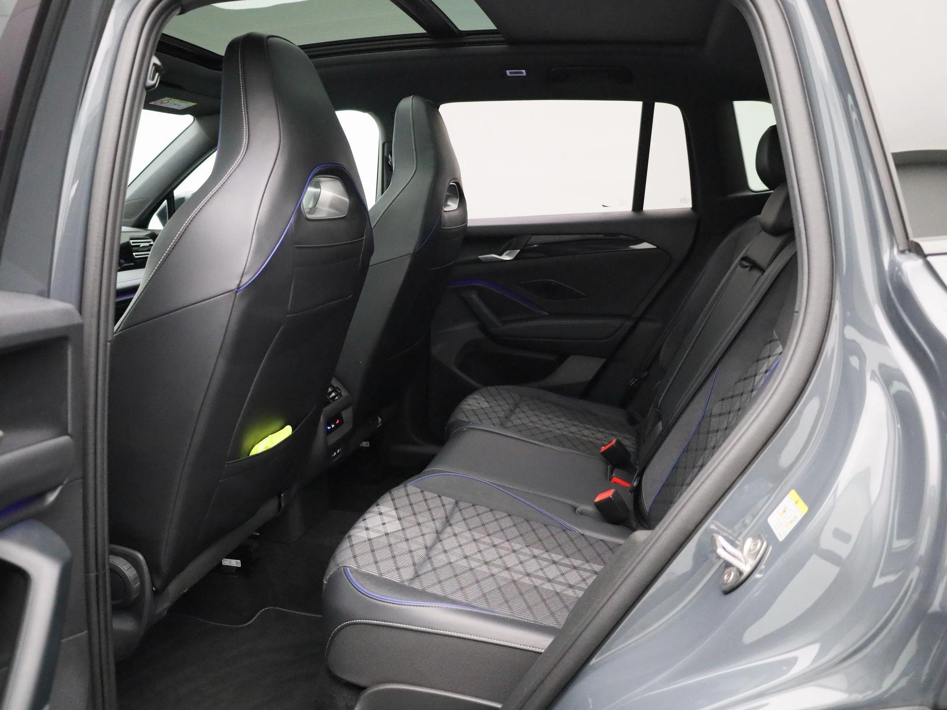 Volkswagen-Tiguan-image-9