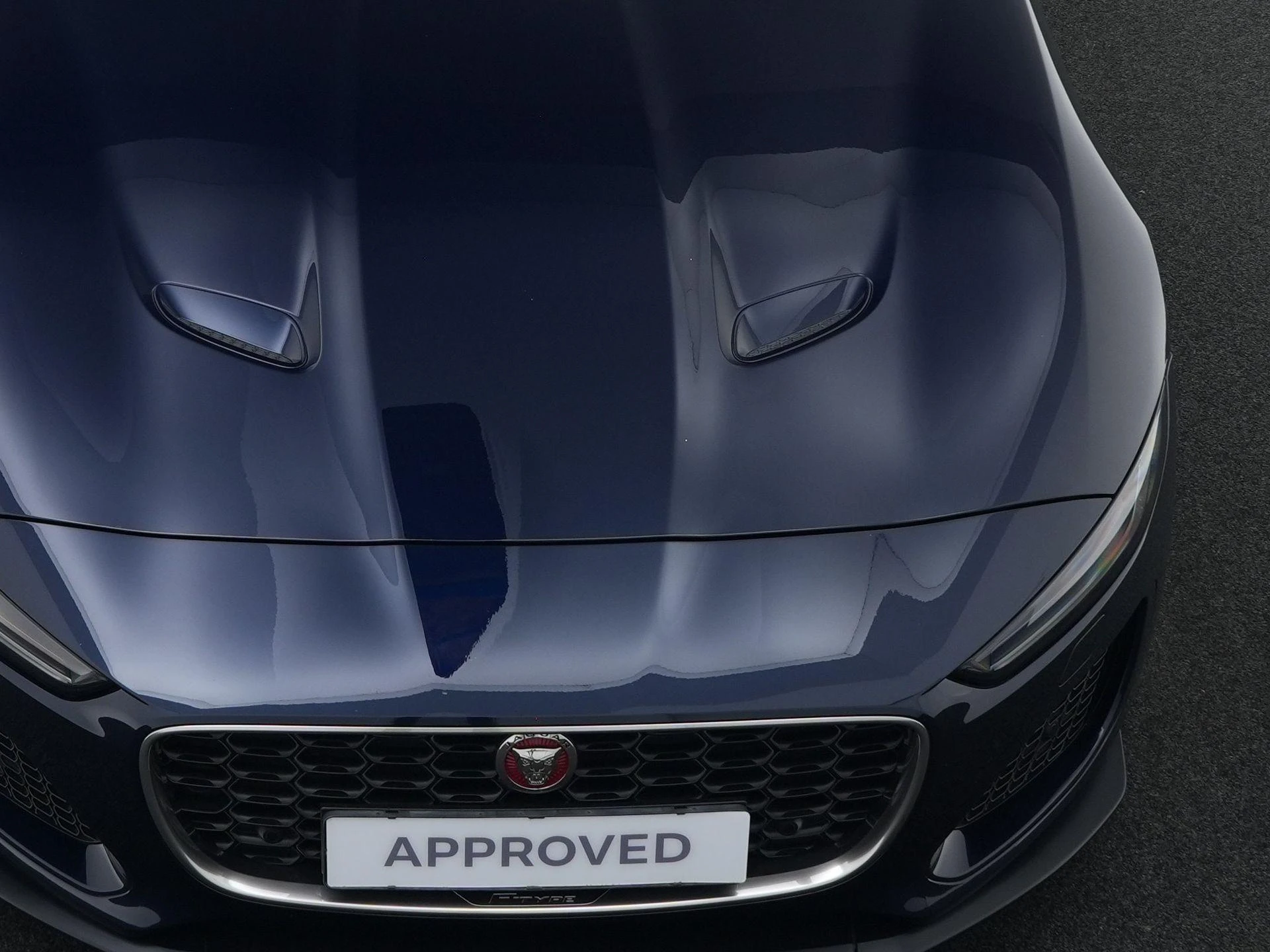 Jaguar F-TYPE P300 RWD First Edition