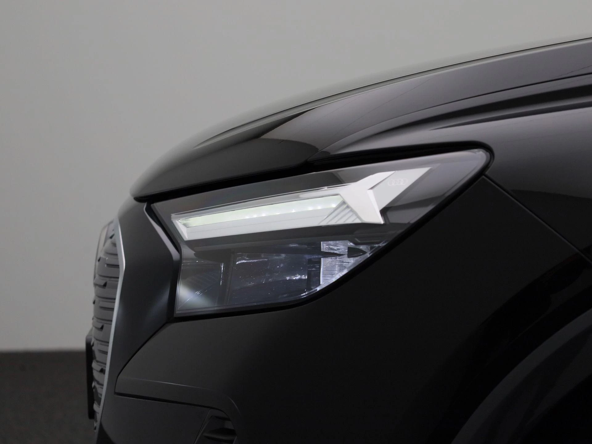 Audi-Q4 e-tron-image-15