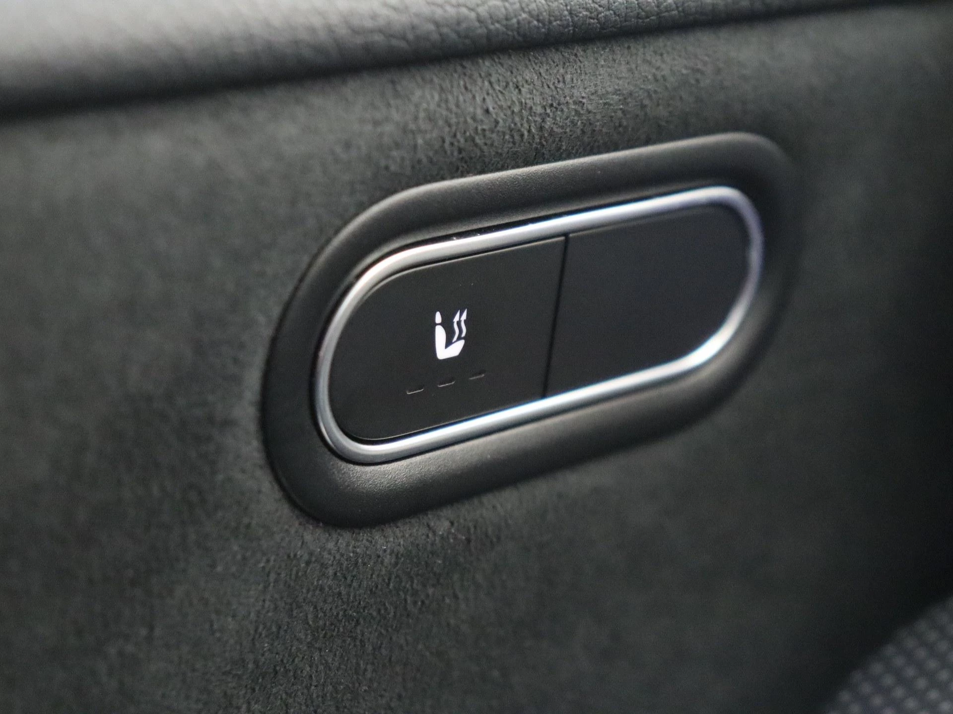 Mercedes-Benz-CLA-image-28