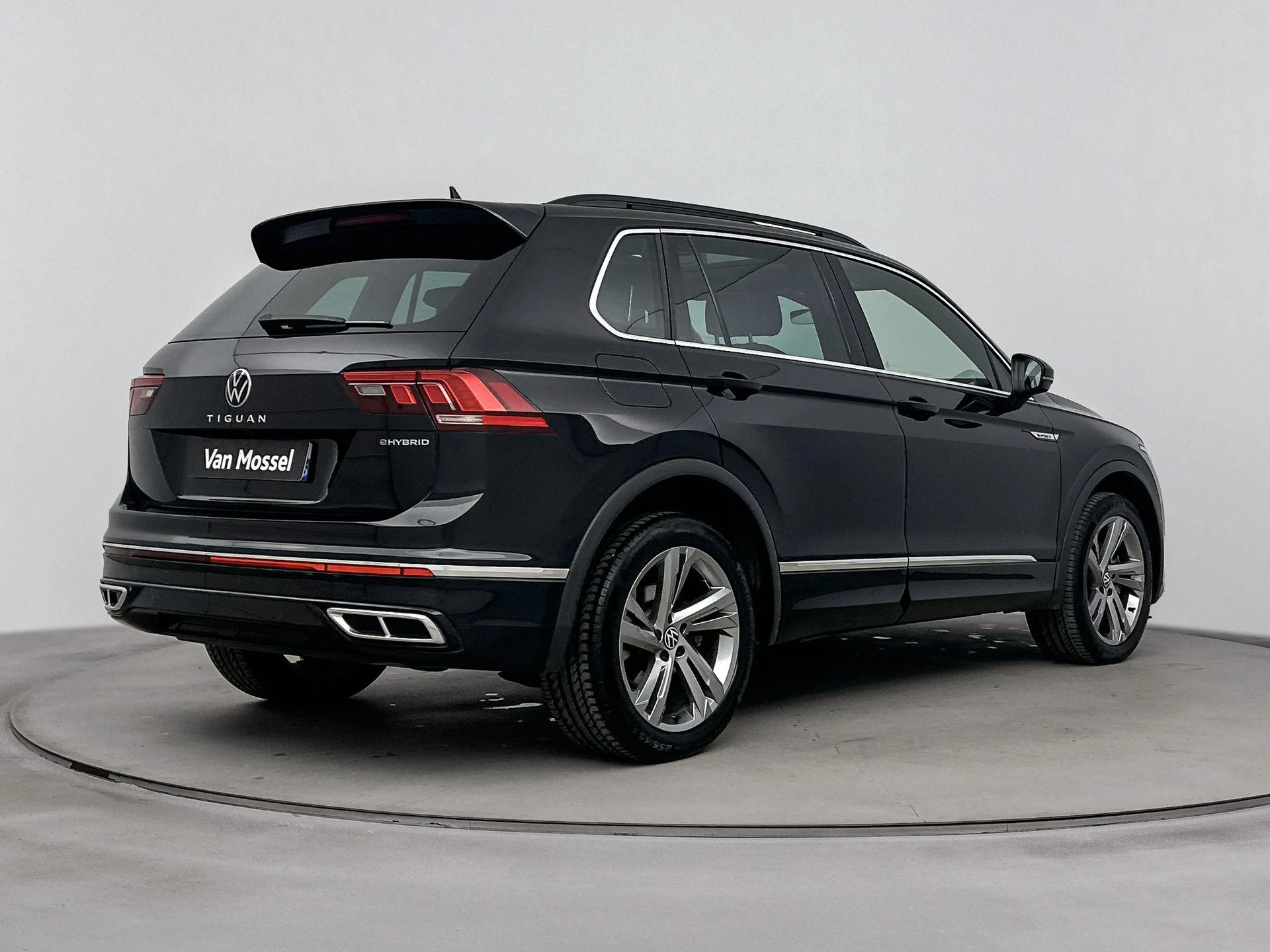 Volkswagen-Tiguan-image-3