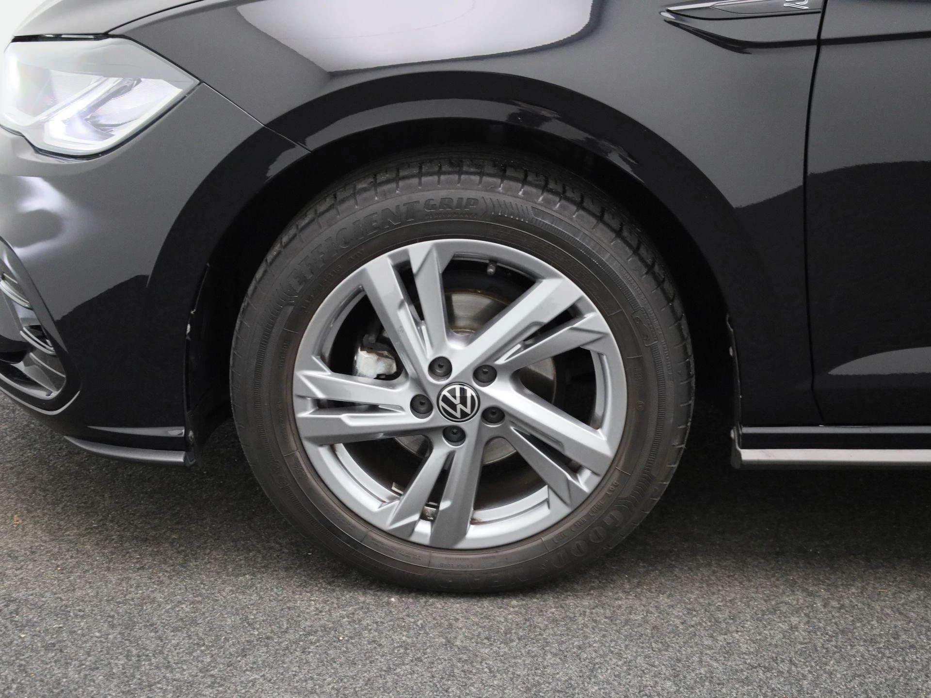 Volkswagen-Polo-image-11