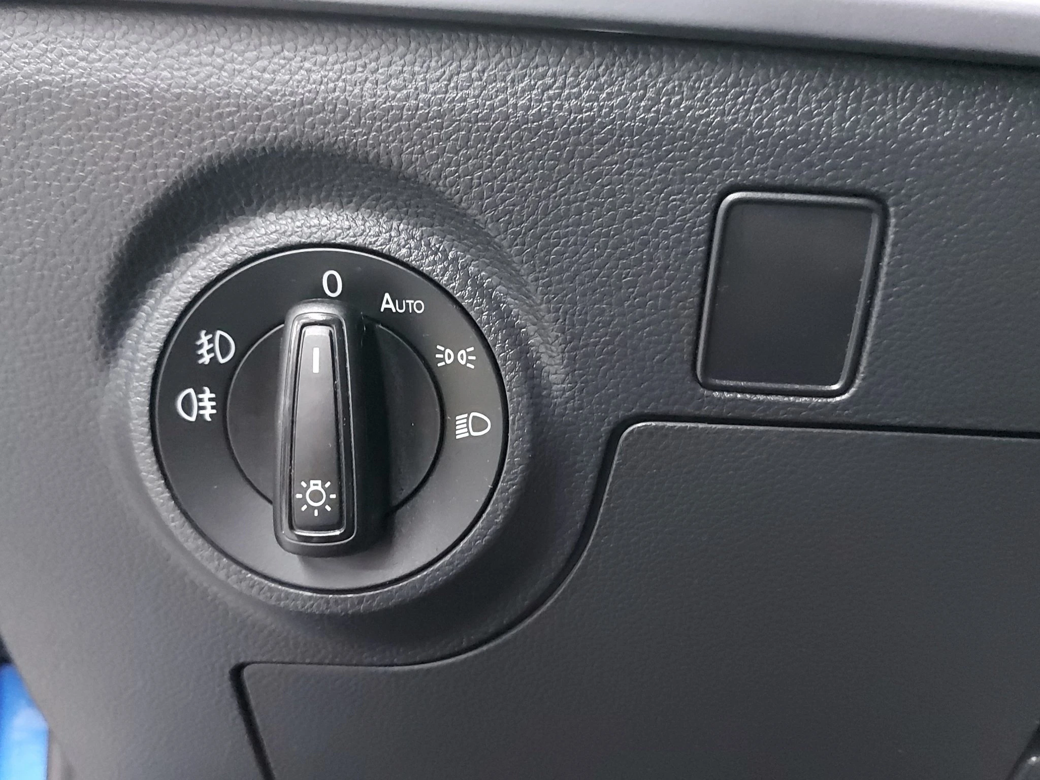 SEAT-Arona-image-18
