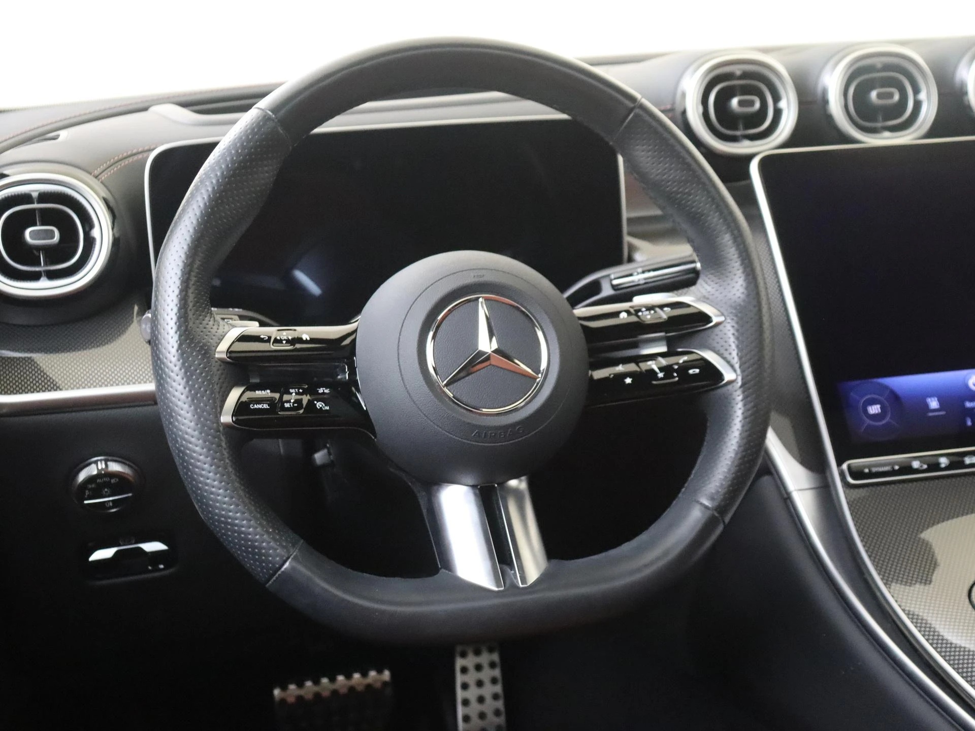 Mercedes-Benz-GLC-image-10