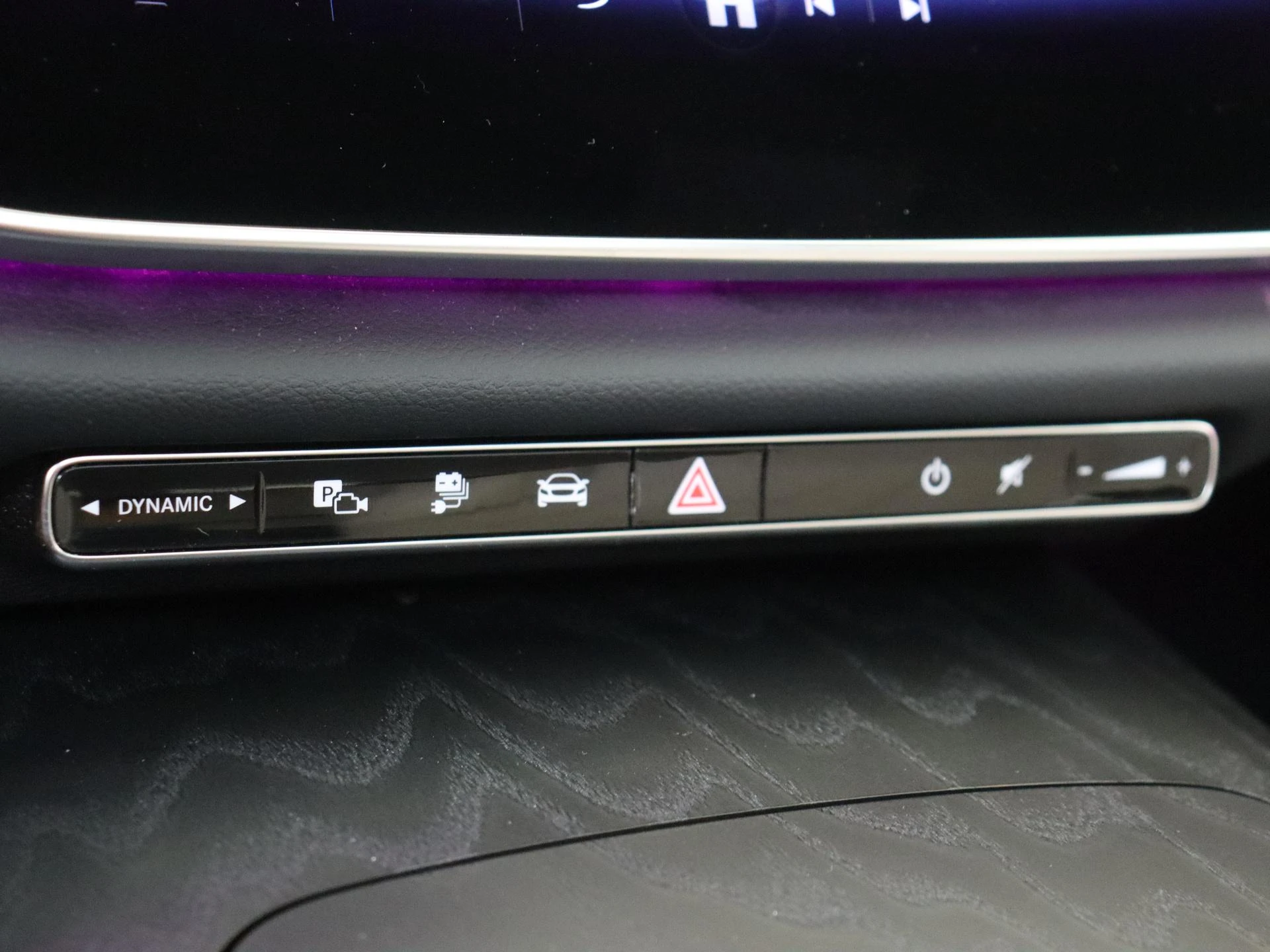Mercedes-Benz-E-Klasse-image-20