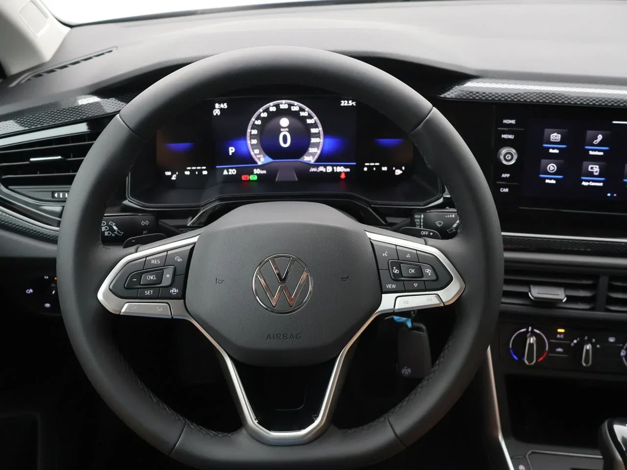 Volkswagen-Polo-image-19