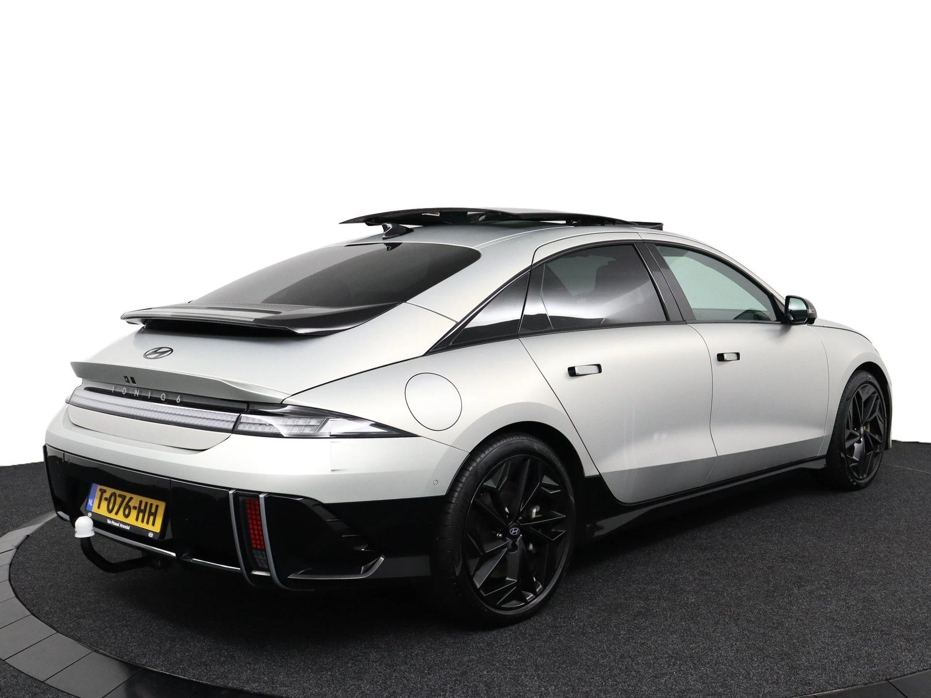 Hyundai-IONIQ 6-image-2