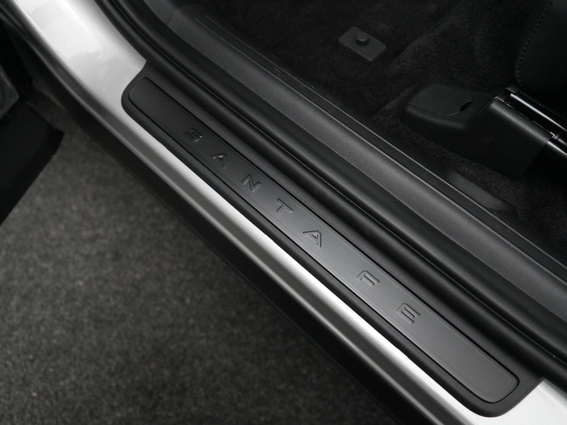 Hyundai-Santa Fe-image-35