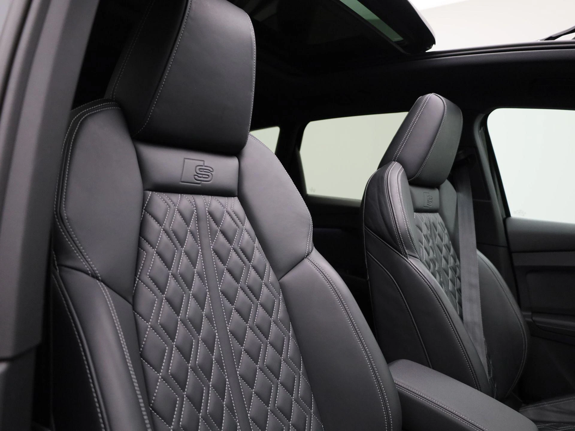 Audi-Q4 e-tron-image-45