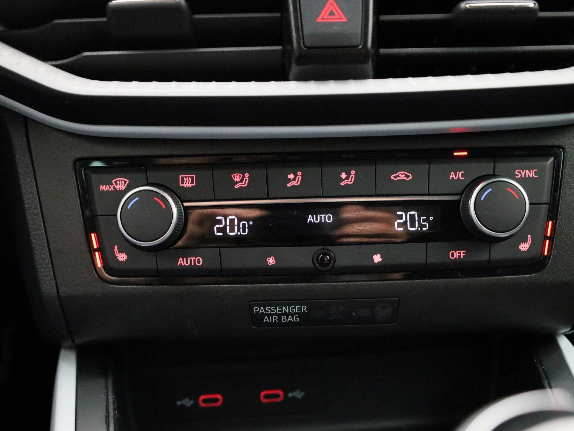 SEAT-Arona-image-16