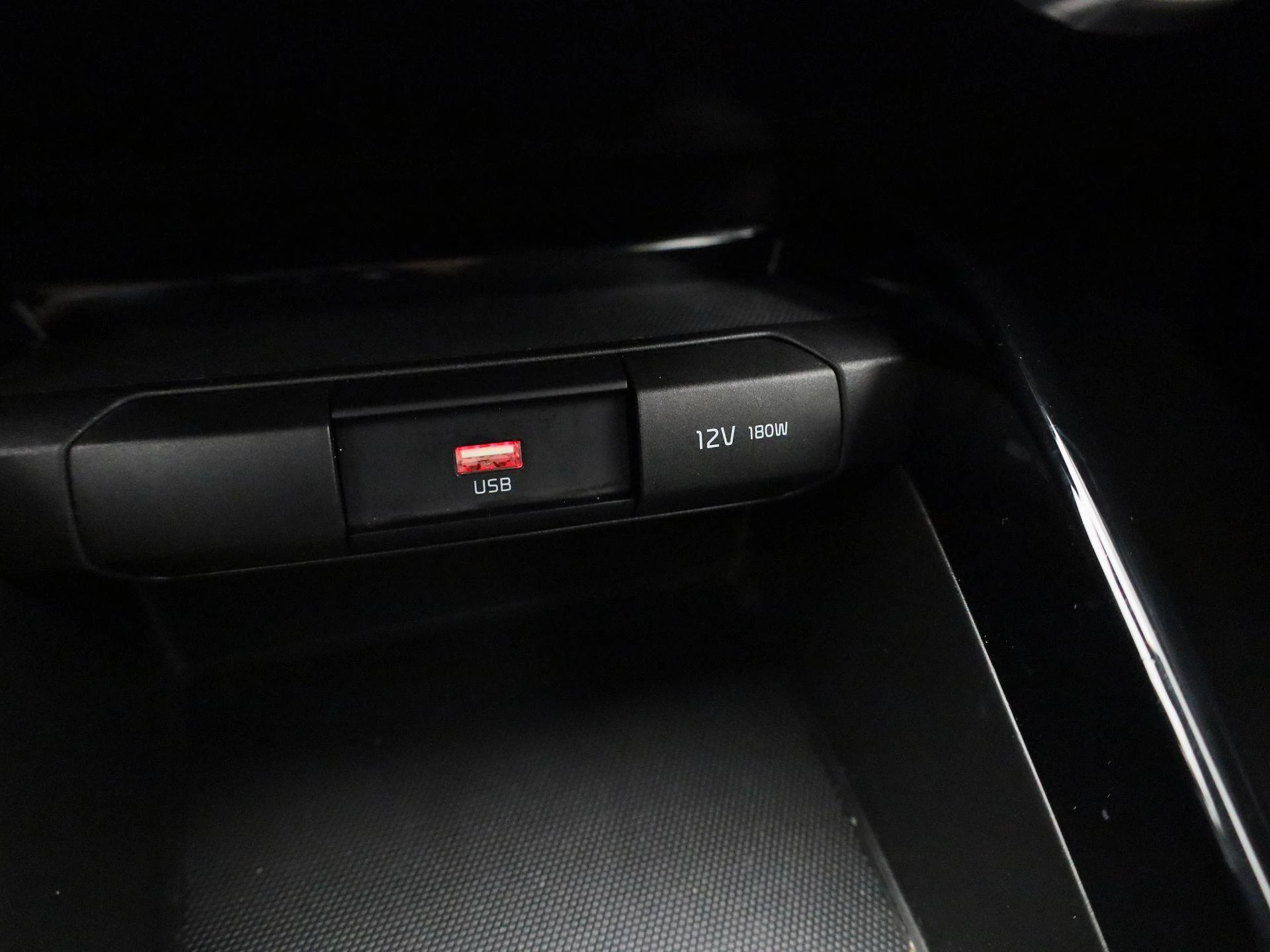 Kia-Stonic-image-21