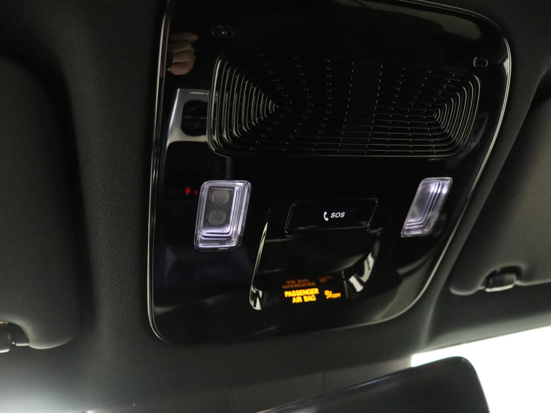 Mercedes-Benz-GLB-image-21