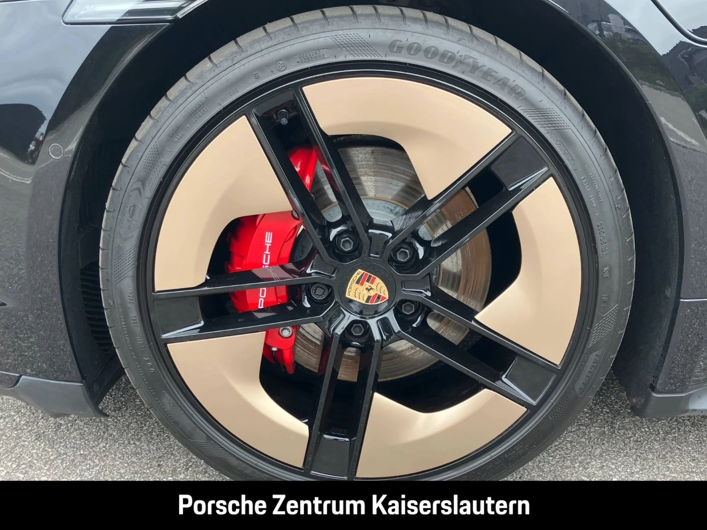 Porsche Taycan 4S Sport Turismo Burmester Surround-View -