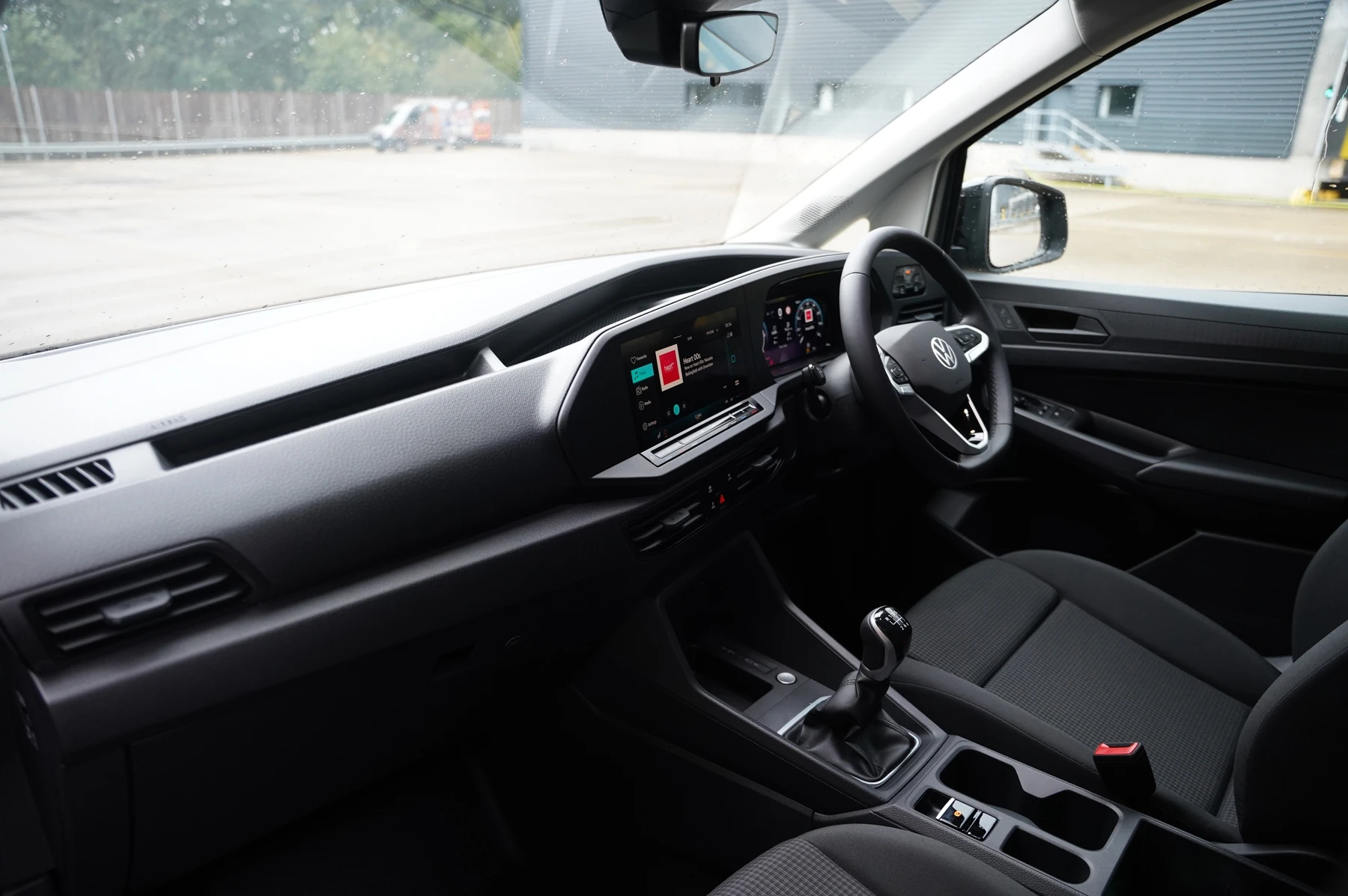 Volkswagen-Caddy-image-1