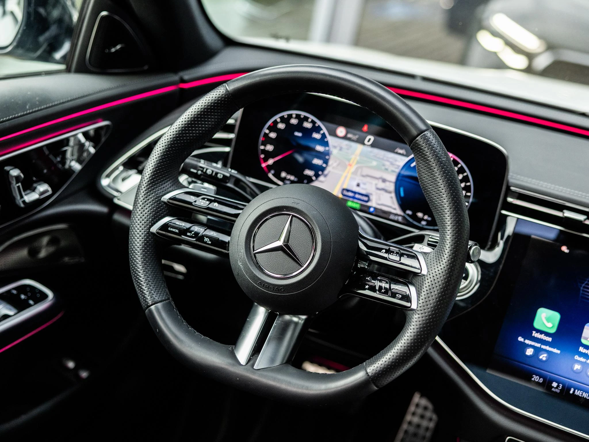 Mercedes-Benz-E-Klasse-image-14