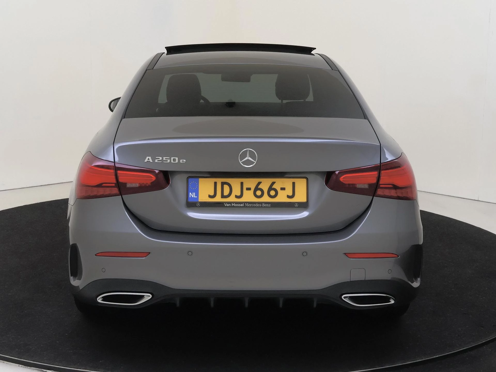 Mercedes-Benz A-Klasse 250 e Business Solution AMG