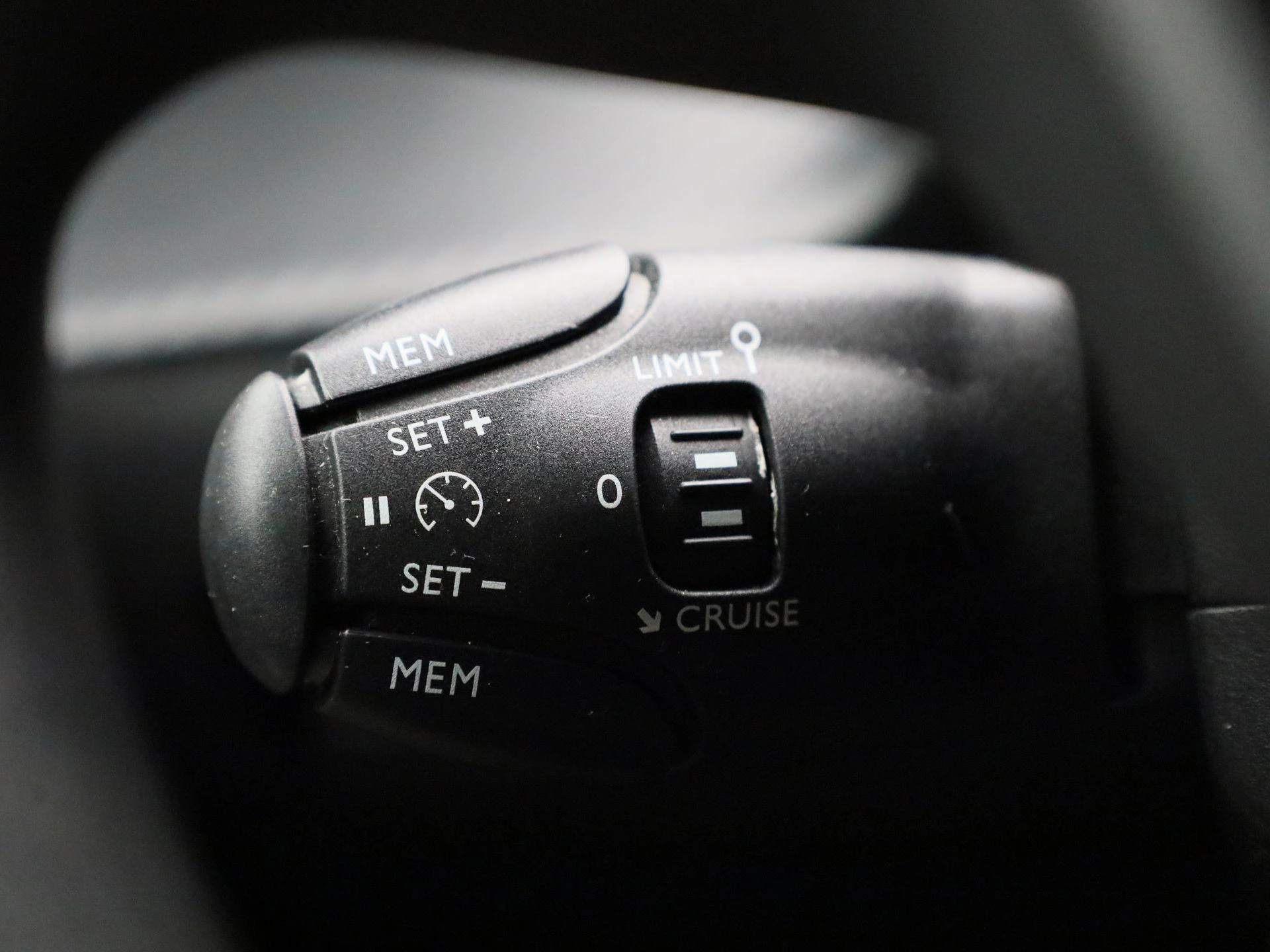 Peugeot-208-image-17