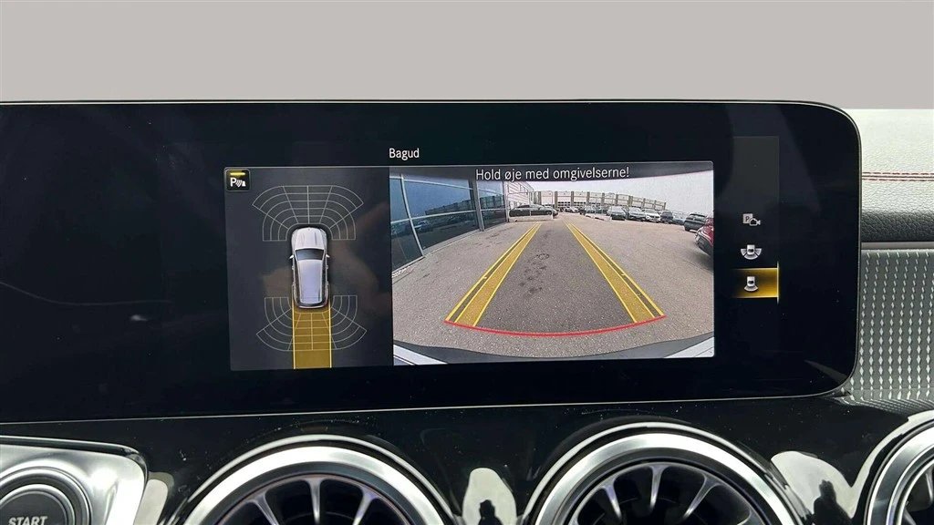 Mercedes-Benz-EQB-image-17