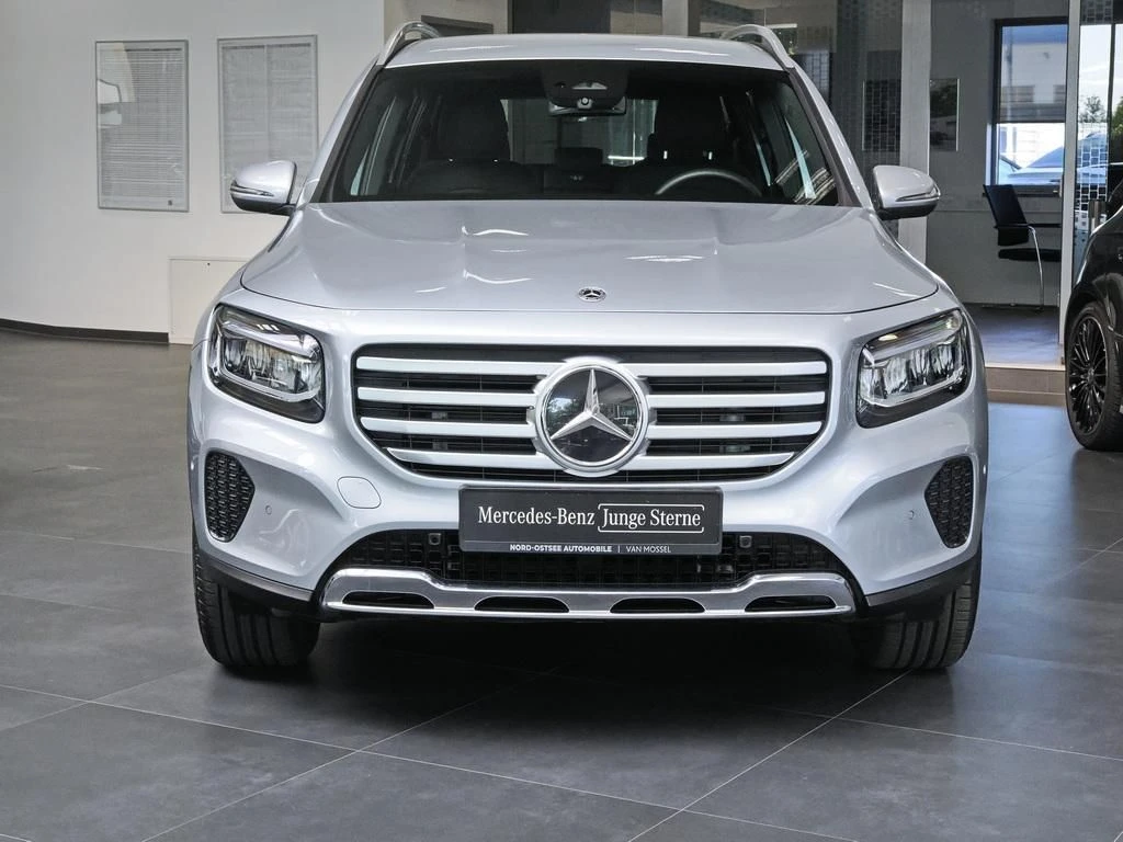 Mercedes-Benz-GLB 200-image-3
