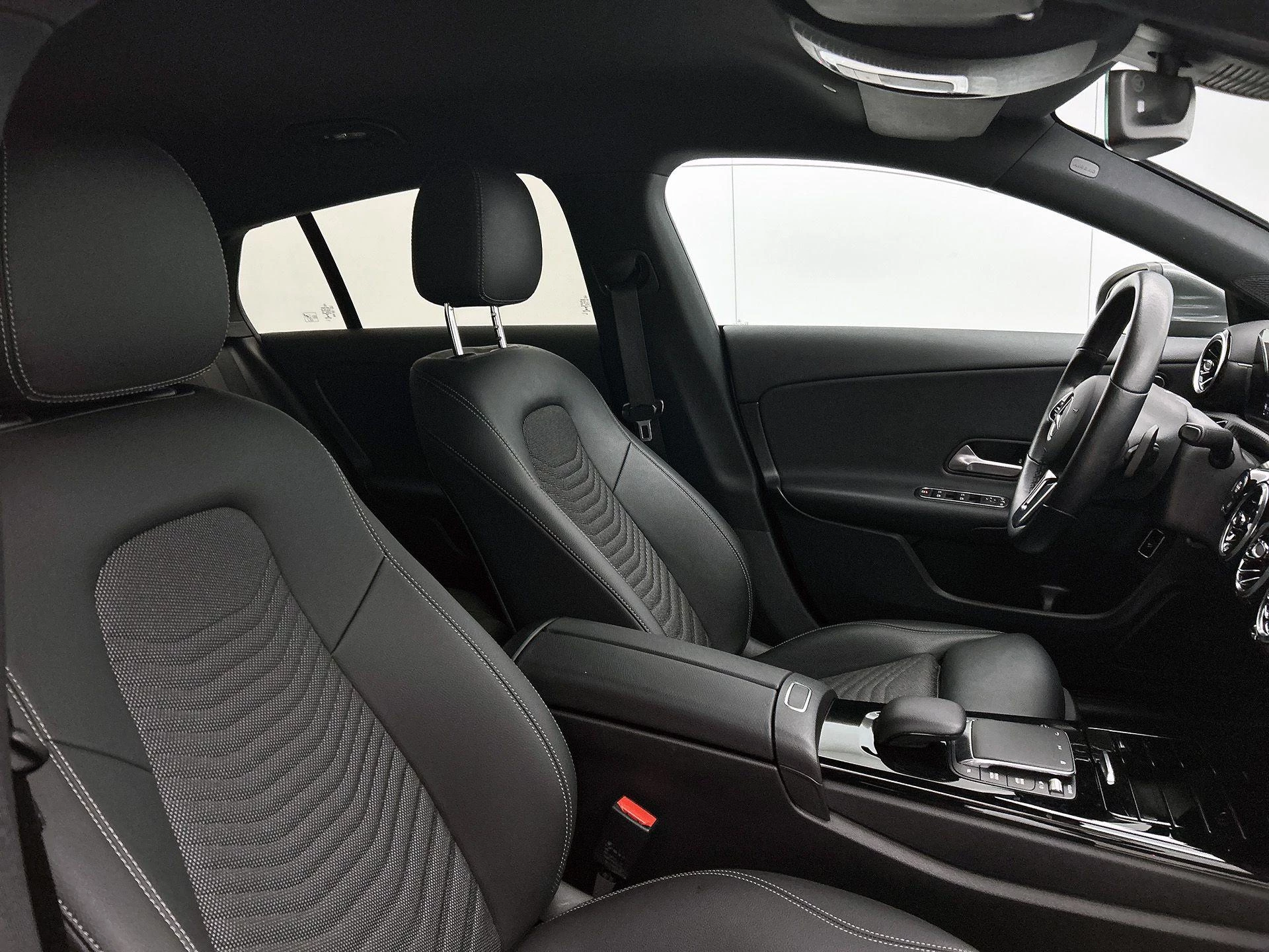 Mercedes-Benz-CLA-image-31