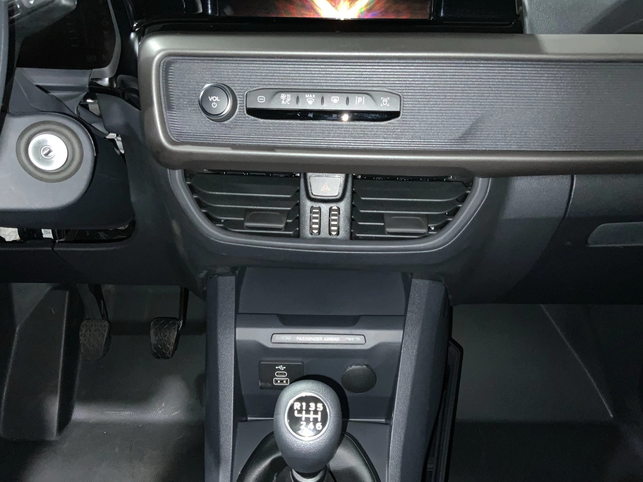 Ford-Transit Courier-image-13