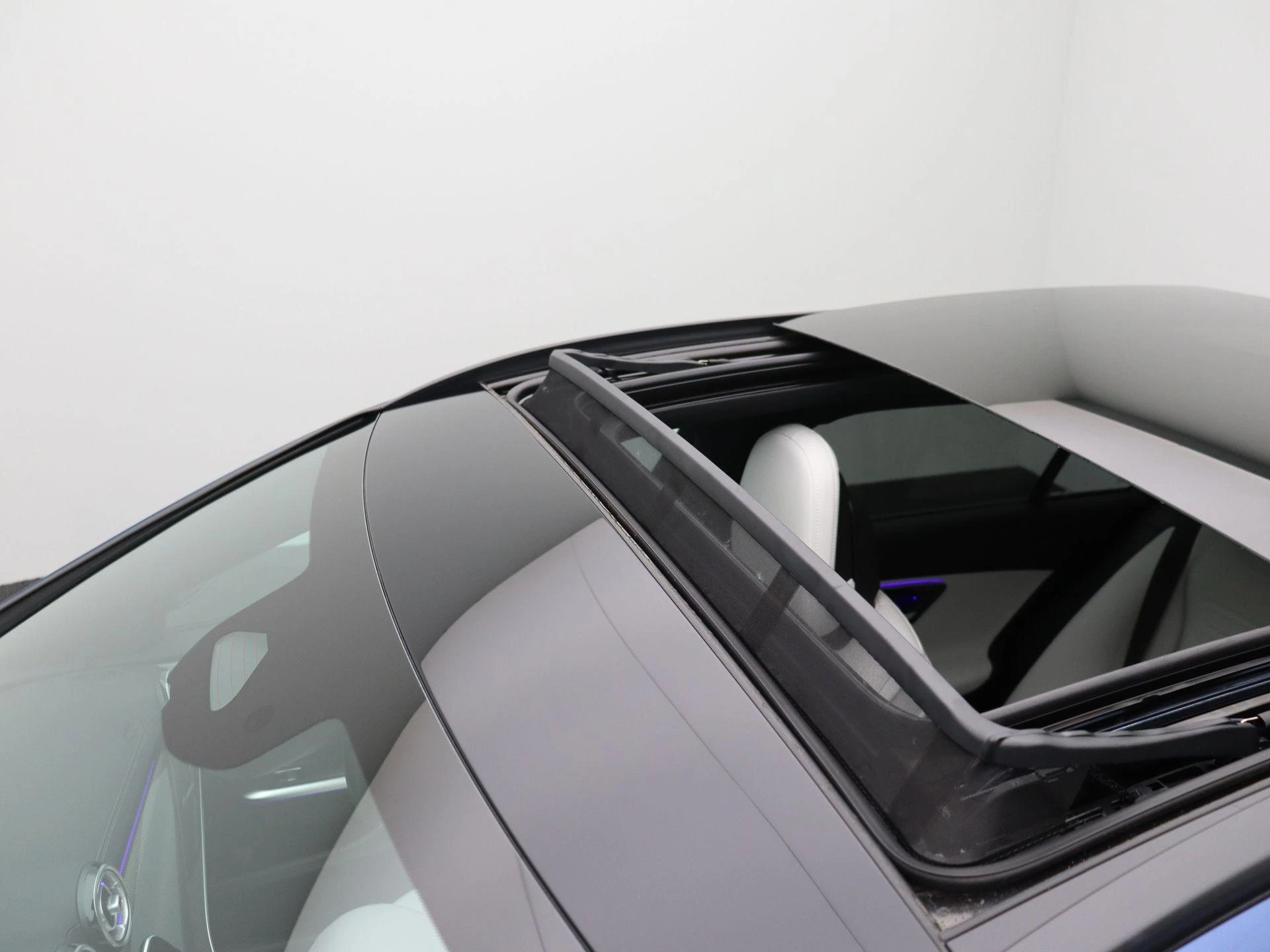 Mercedes-Benz-C-Klasse-image-16