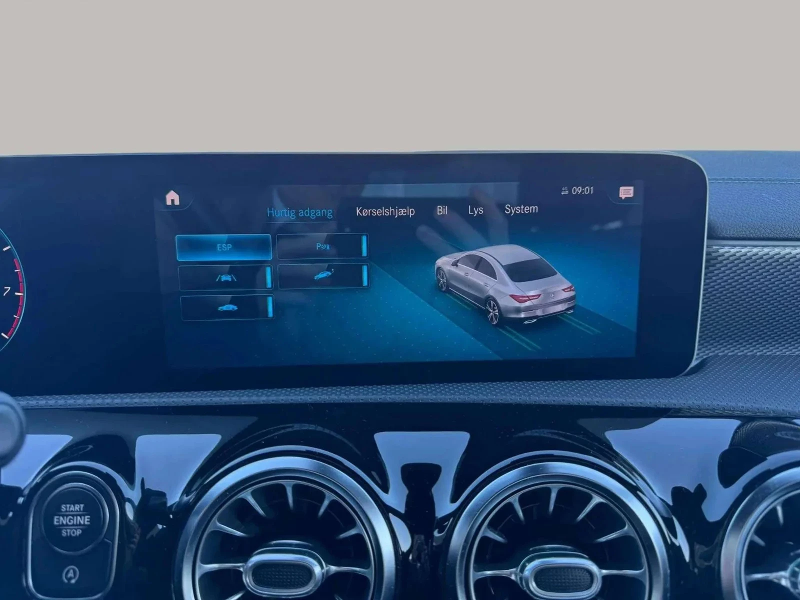 Mercedes-Benz-CLA-image-16