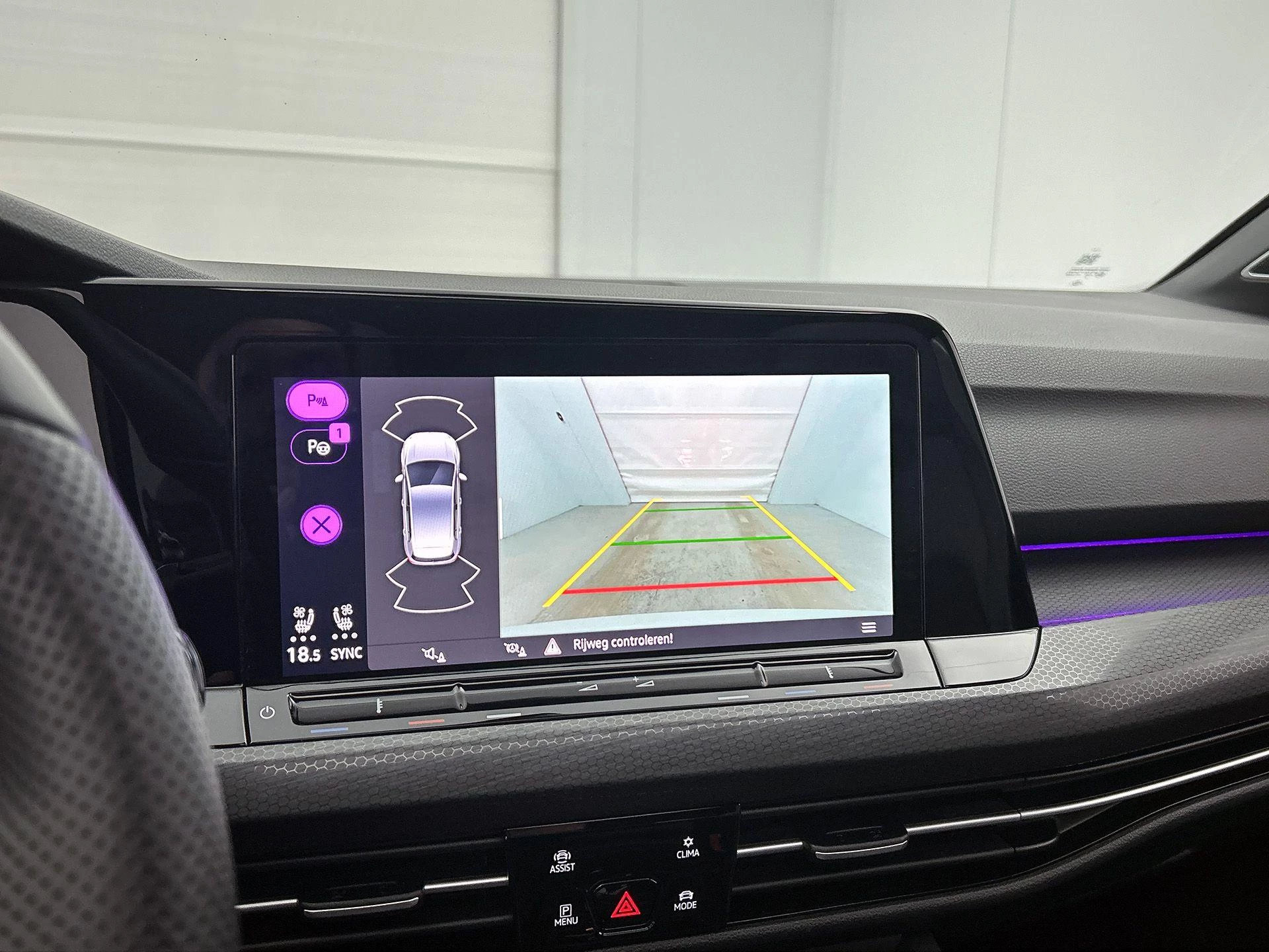 Volkswagen-Golf-image-15