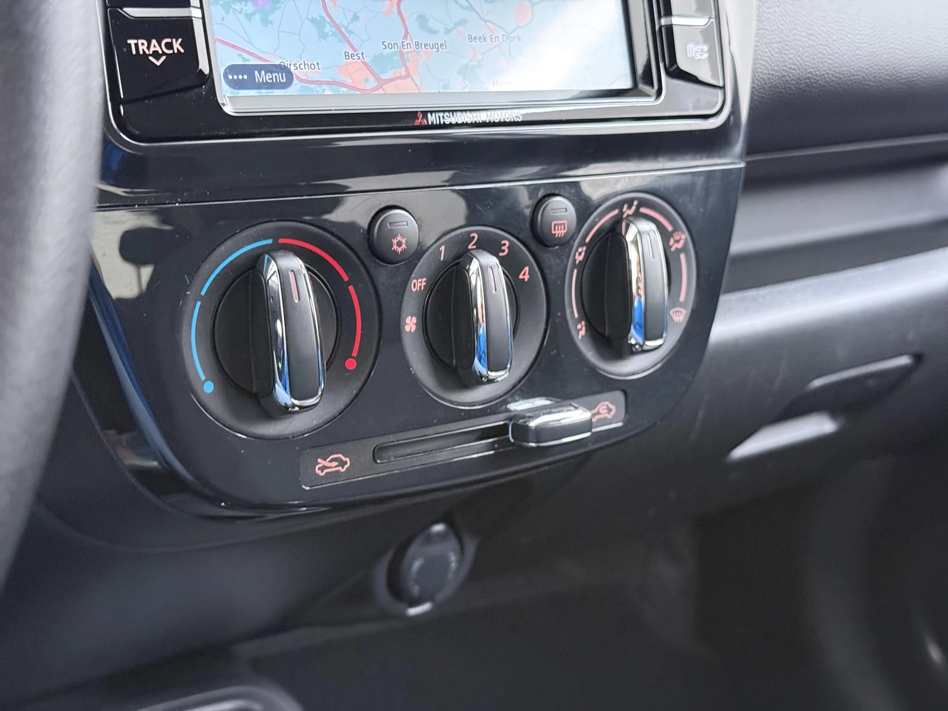 Mitsubishi-Space Star-image-28