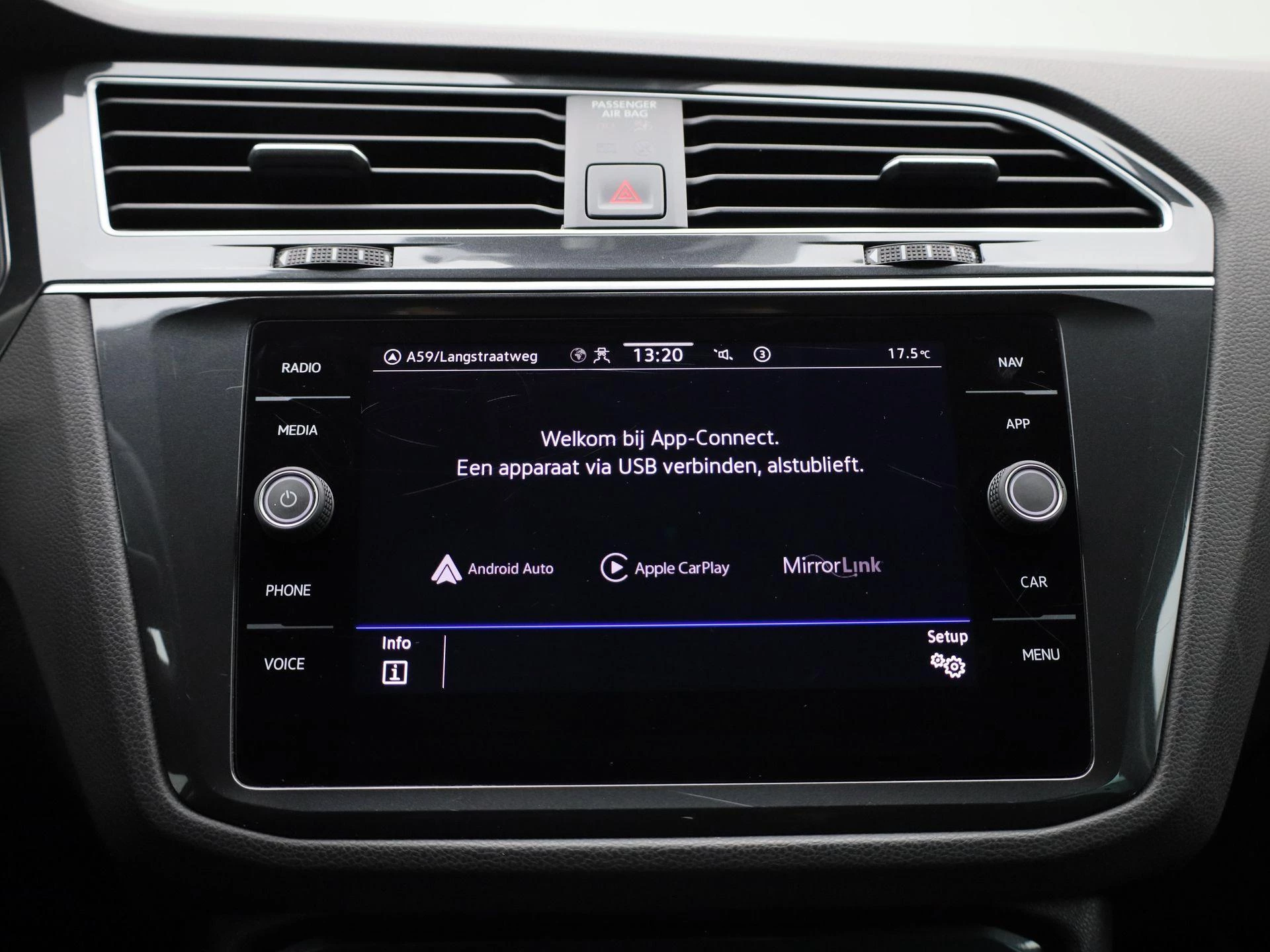 Volkswagen-Tiguan-image-22