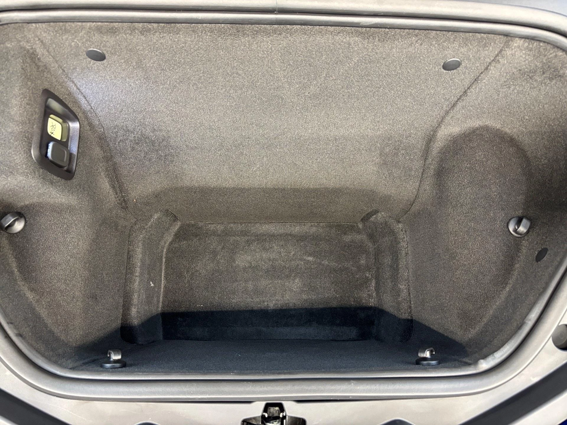 Chevrolet-Corvette-image-21