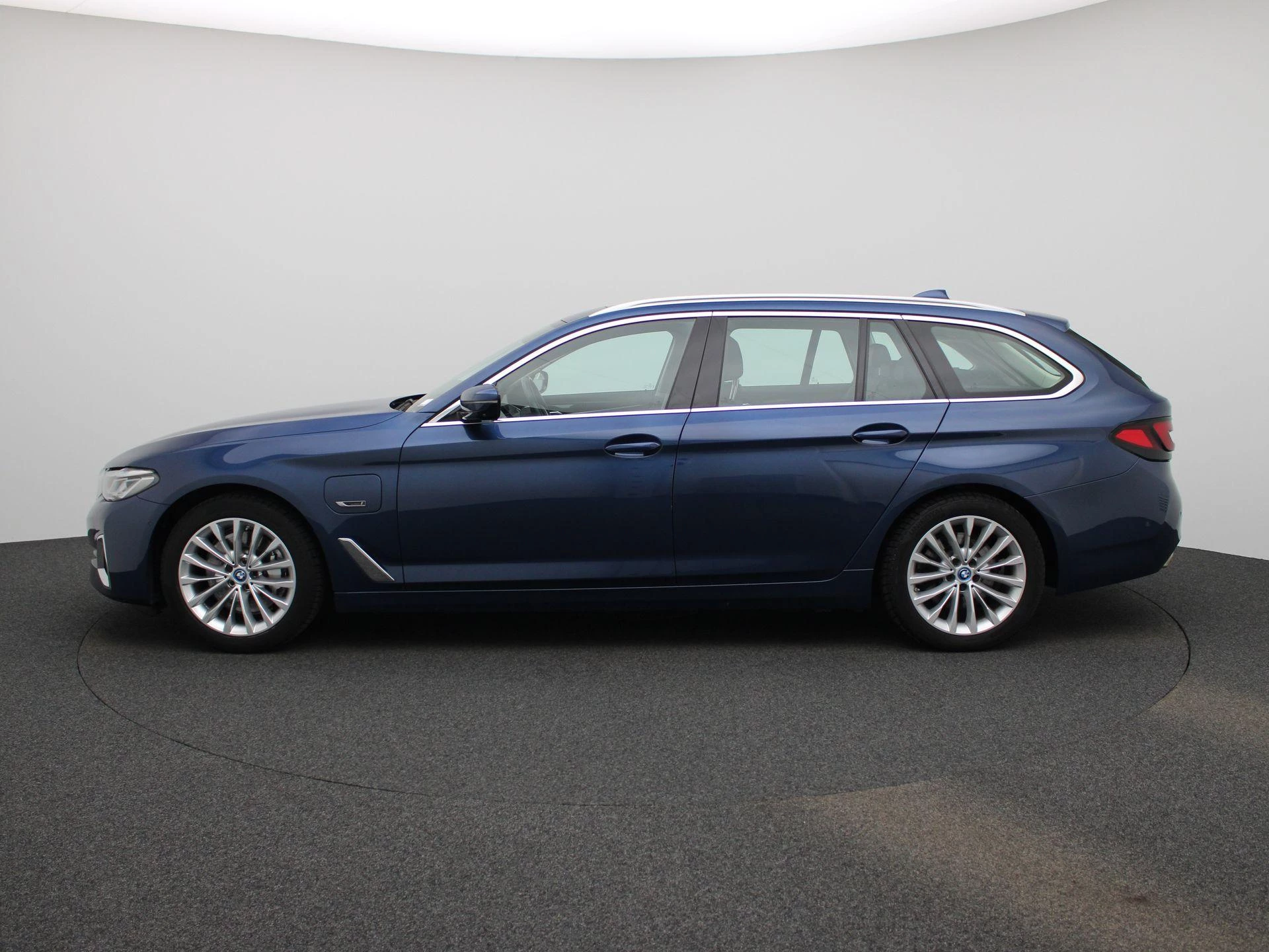 BMW-5 Serie-image-3