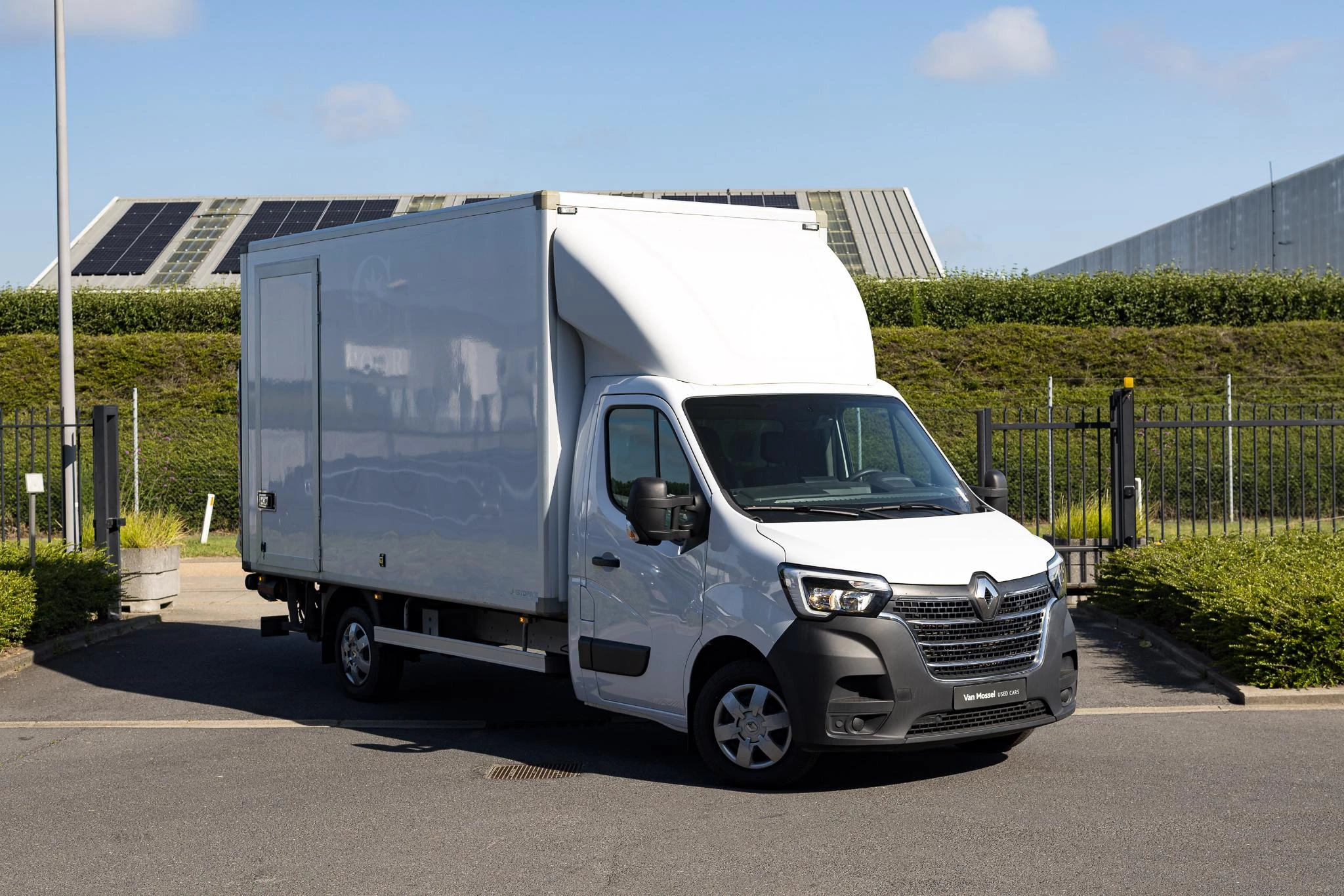 Renault Master Trucks 145.35 CC Meubelbak