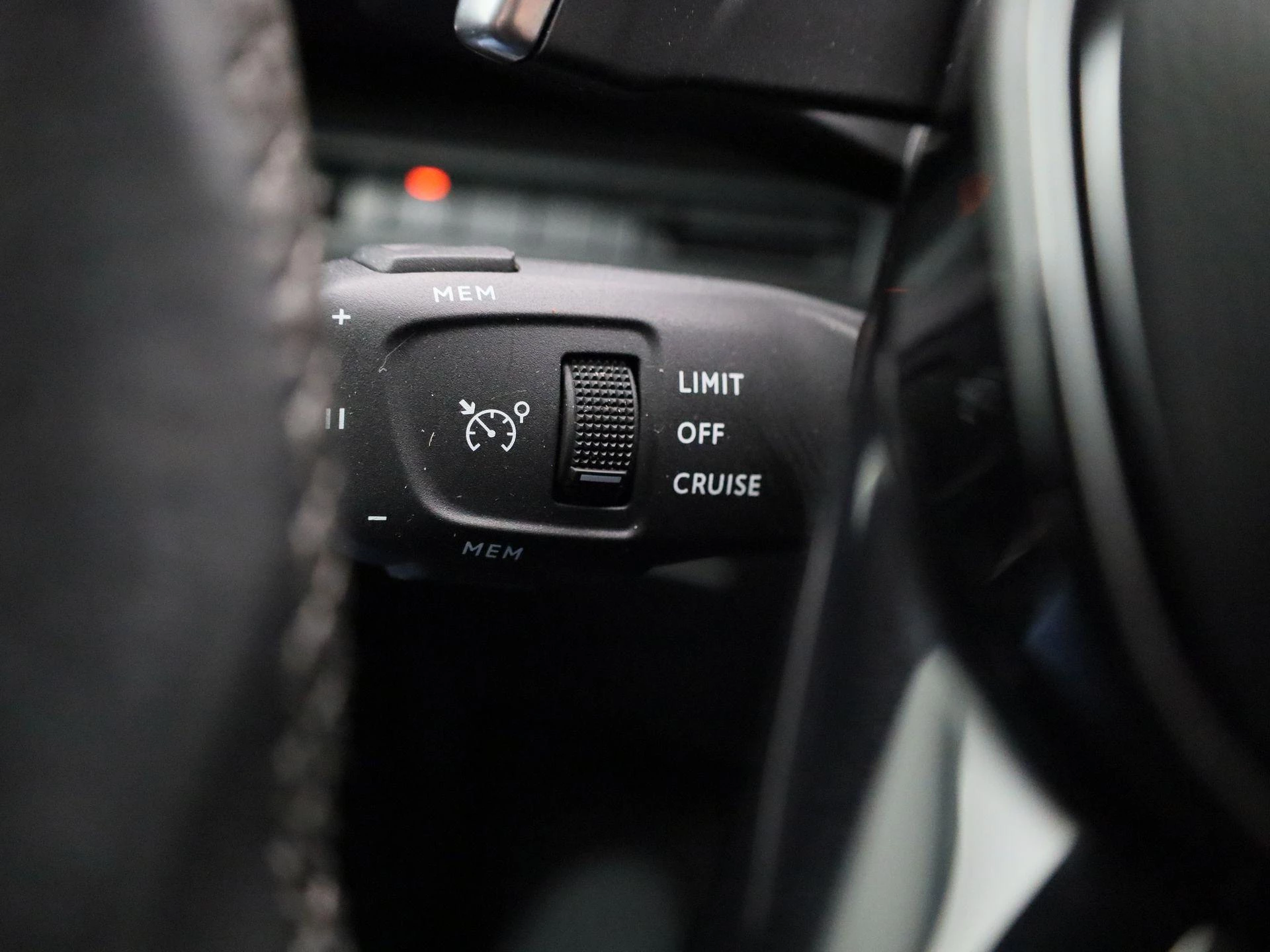 Peugeot-5008-image-20