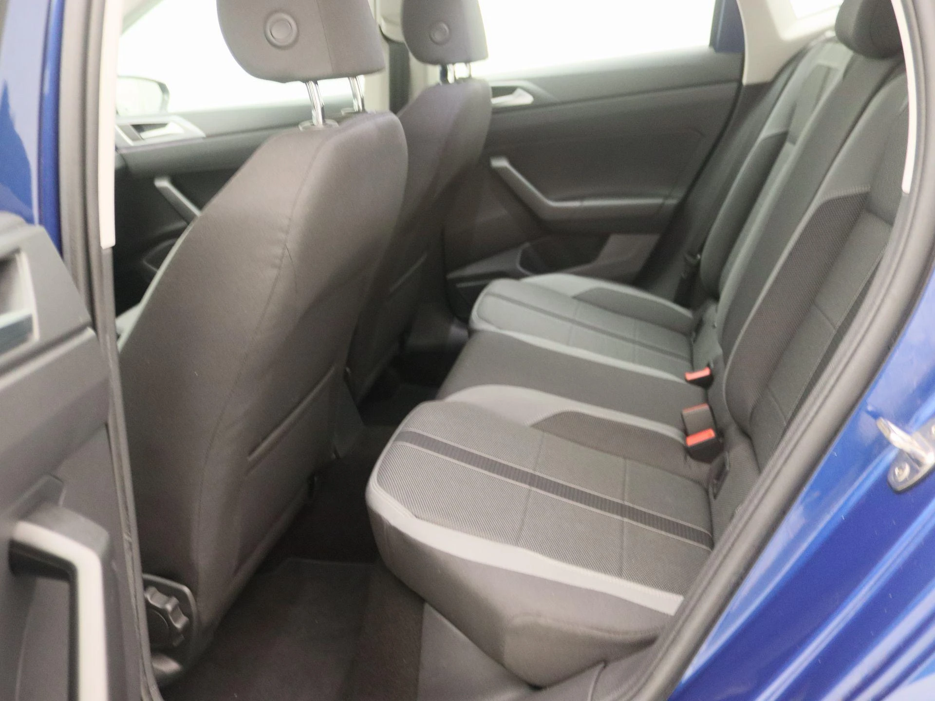 Volkswagen-Polo-image-12