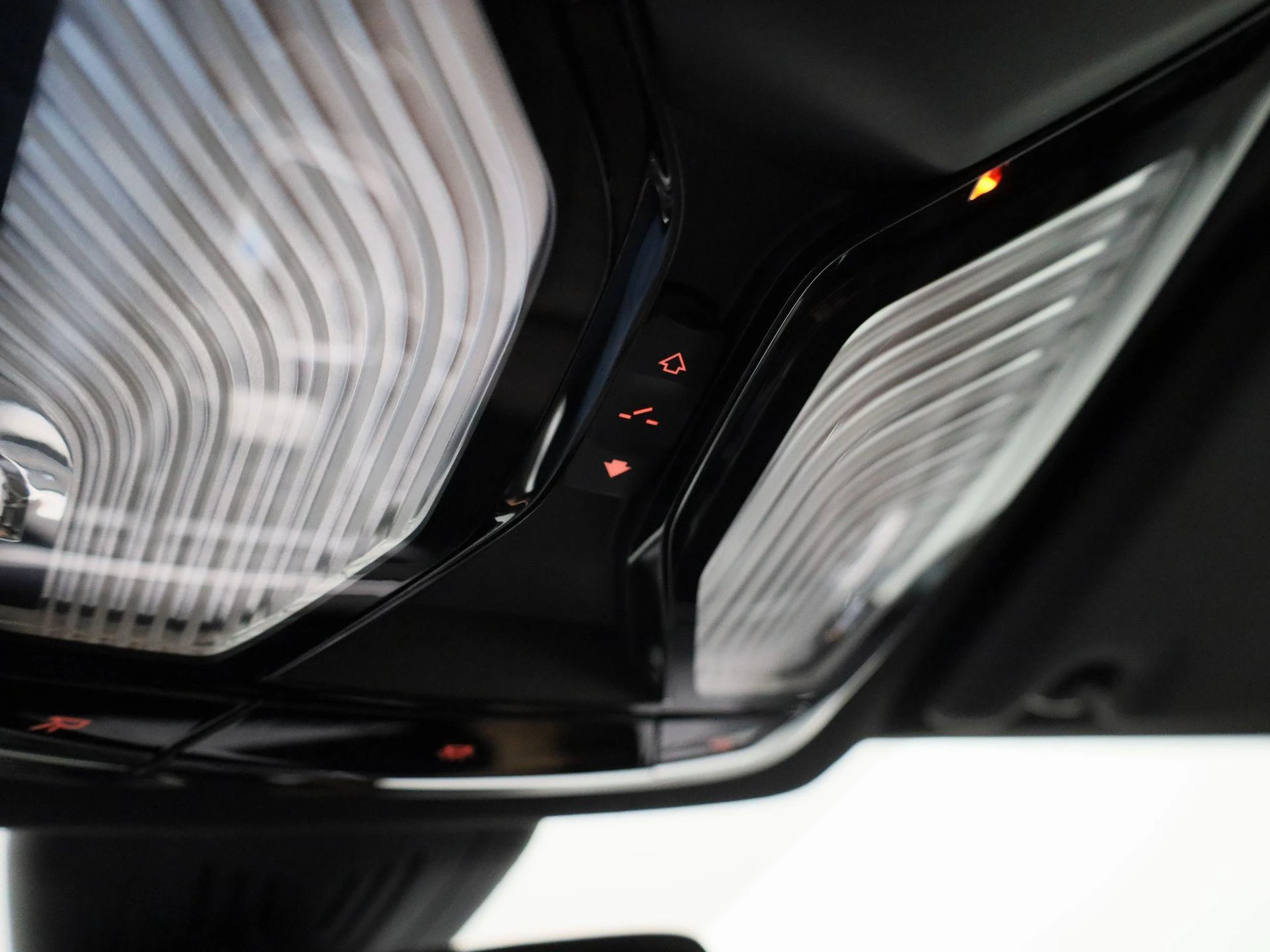 BMW-i4-image-27