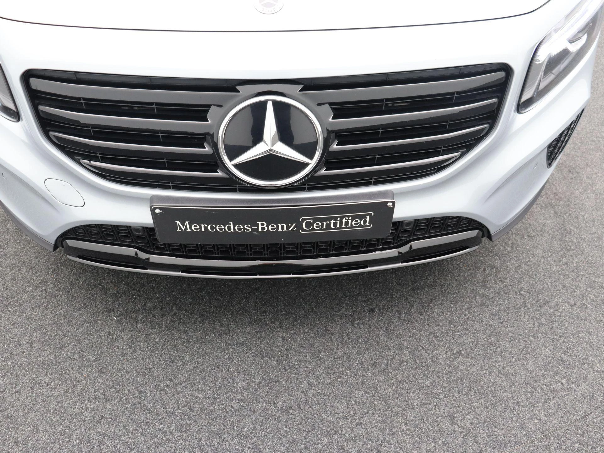 Mercedes-Benz GLB 180 Luxury Line + CARPLAY + TREKHAAK + NIGHTPAKKET +