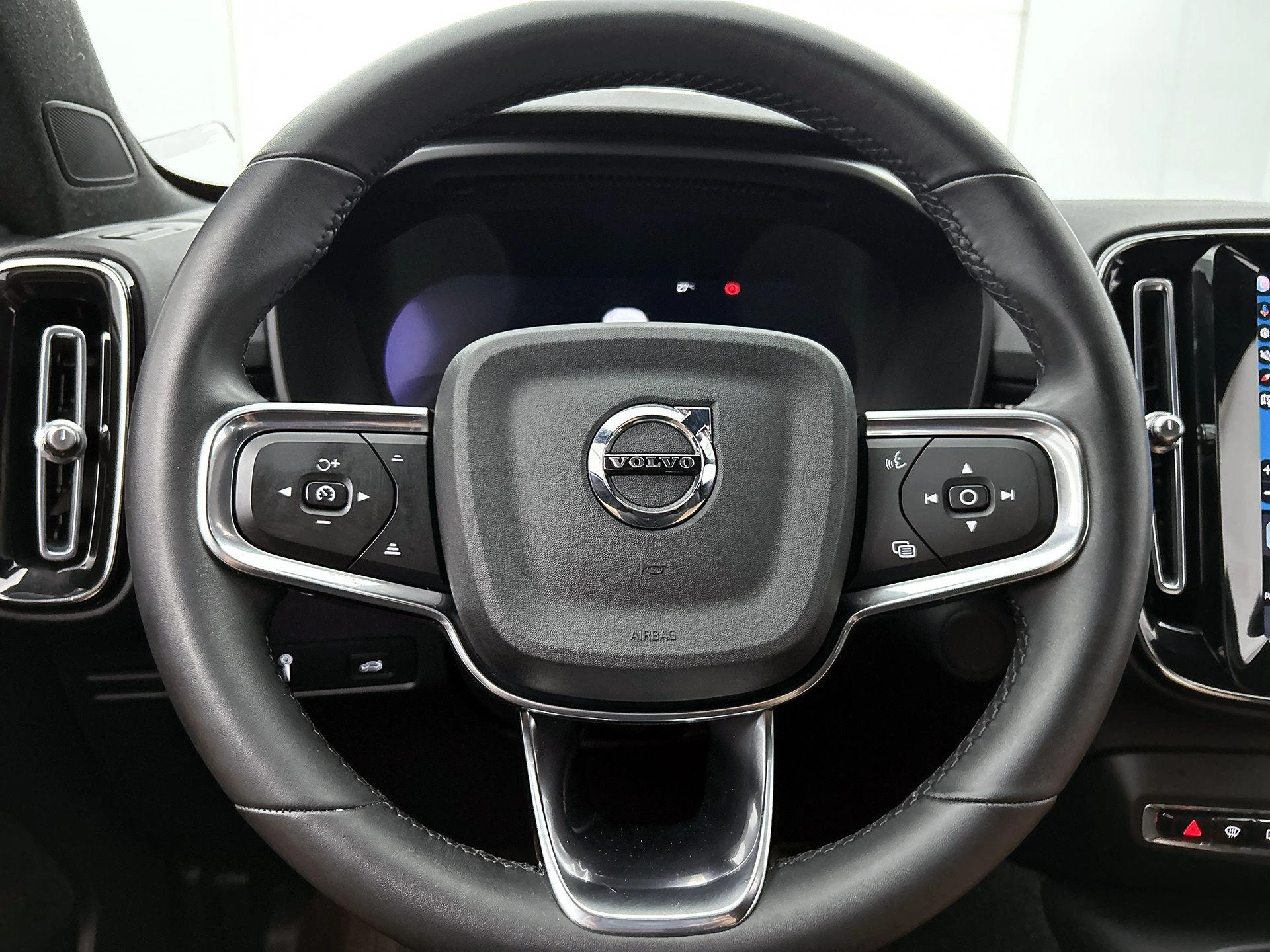 Volvo-XC40-image-25