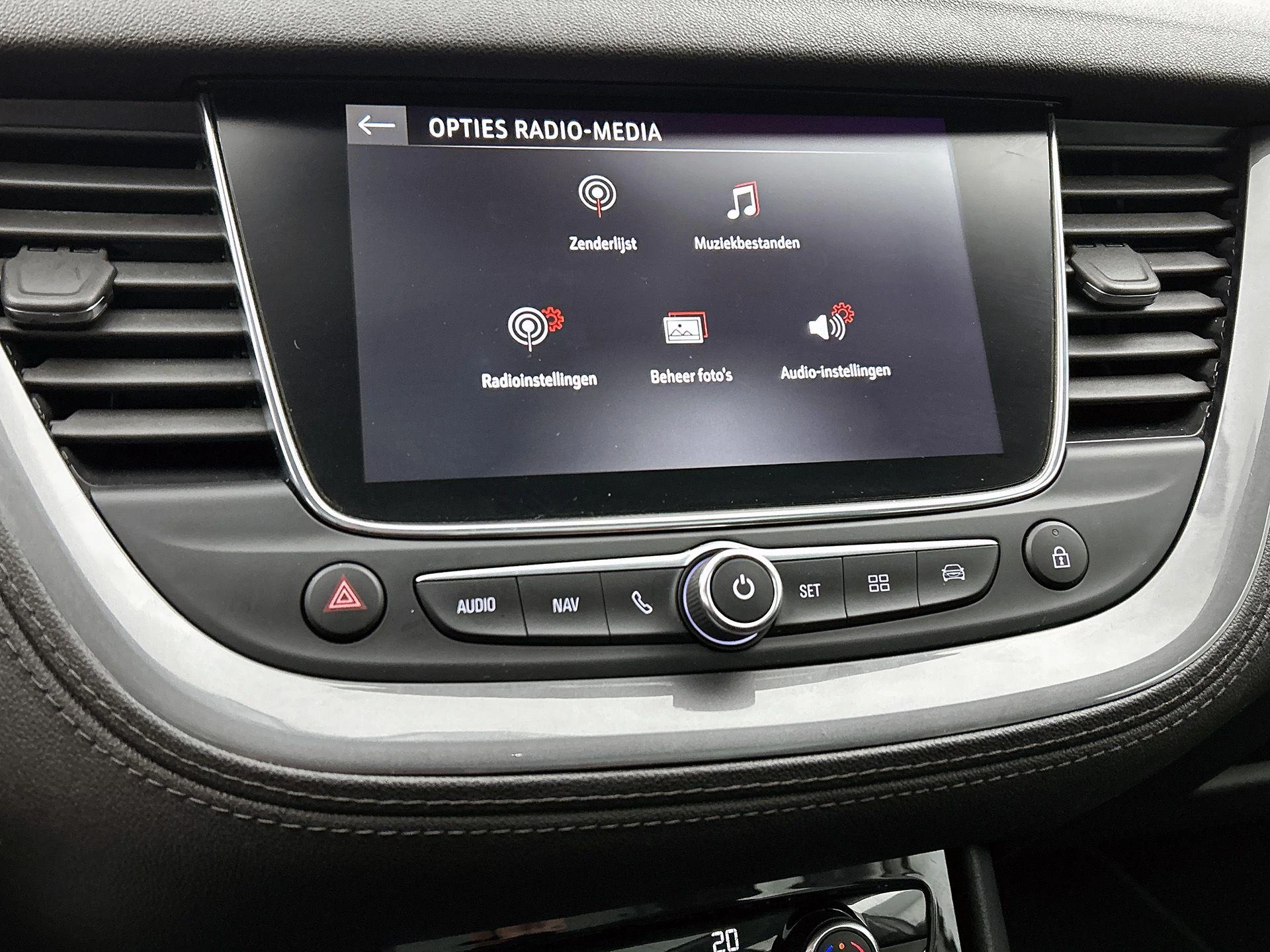 Opel-Grandland X-image-9